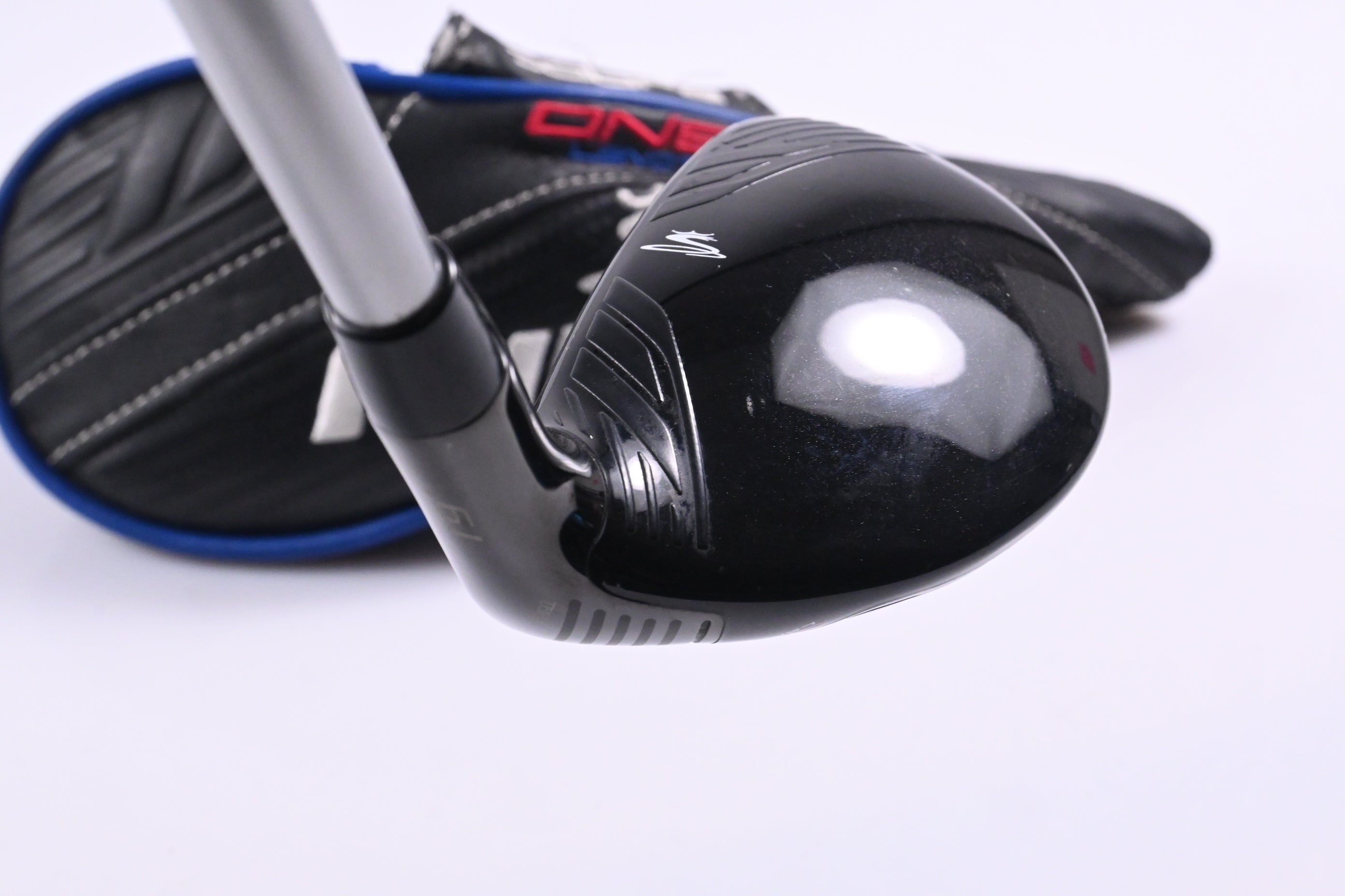 Cobra King F8 #3 Hybrid / 19 Degree / Regular Flex Aldila Rogue Pro 75 Shaft