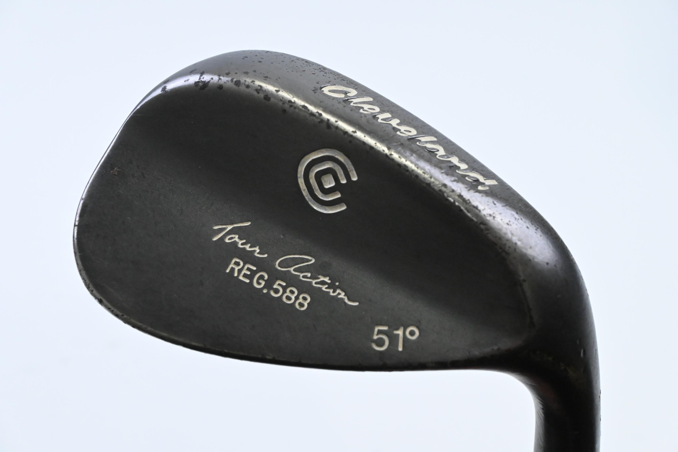 Cleveland 588 Tour Action Gap Wedge / 51 Degree / Regular Flex Dynamic Gold R300