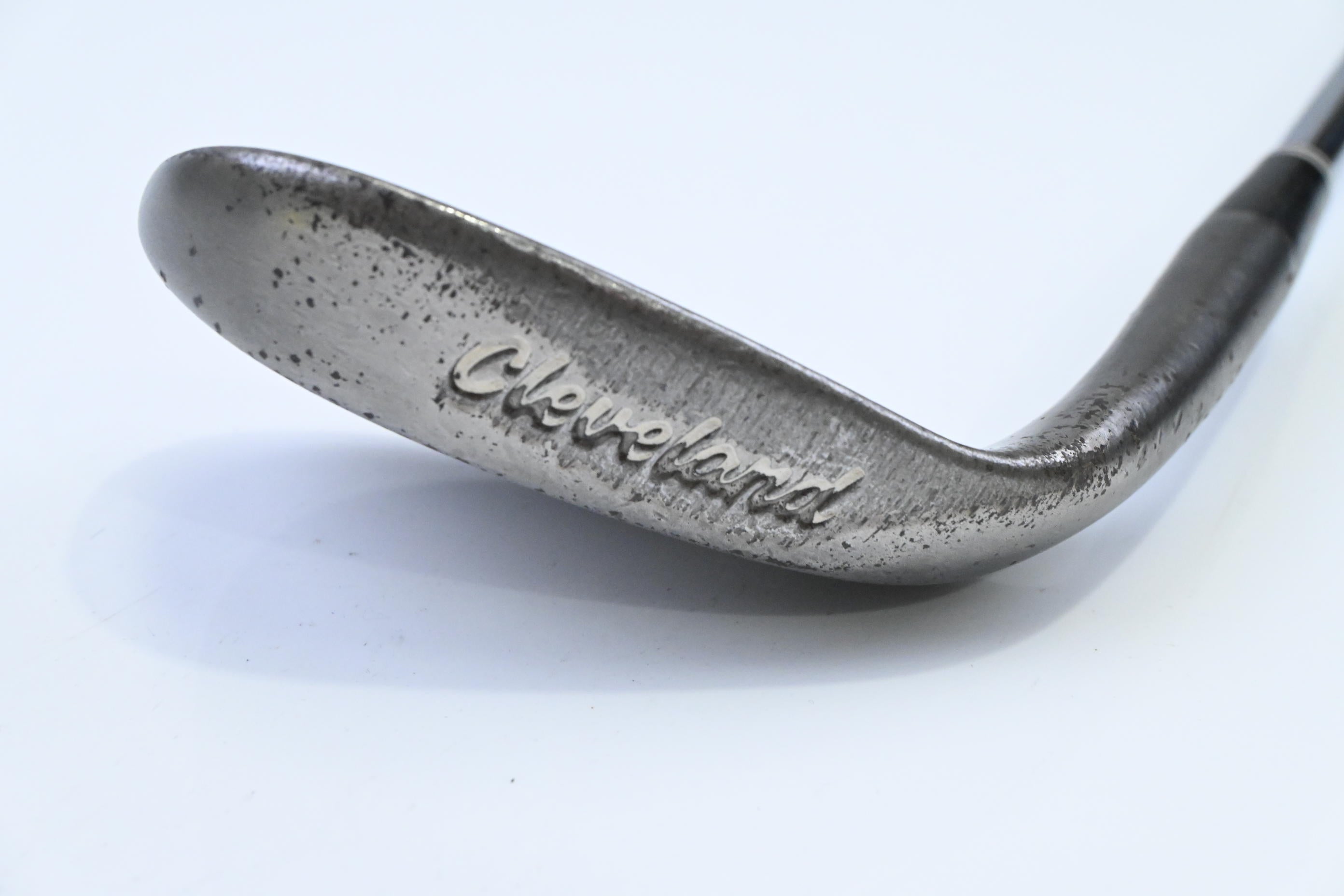 Cleveland 588 Tour Action Gap Wedge / 51 Degree / Regular Flex Dynamic Gold R300