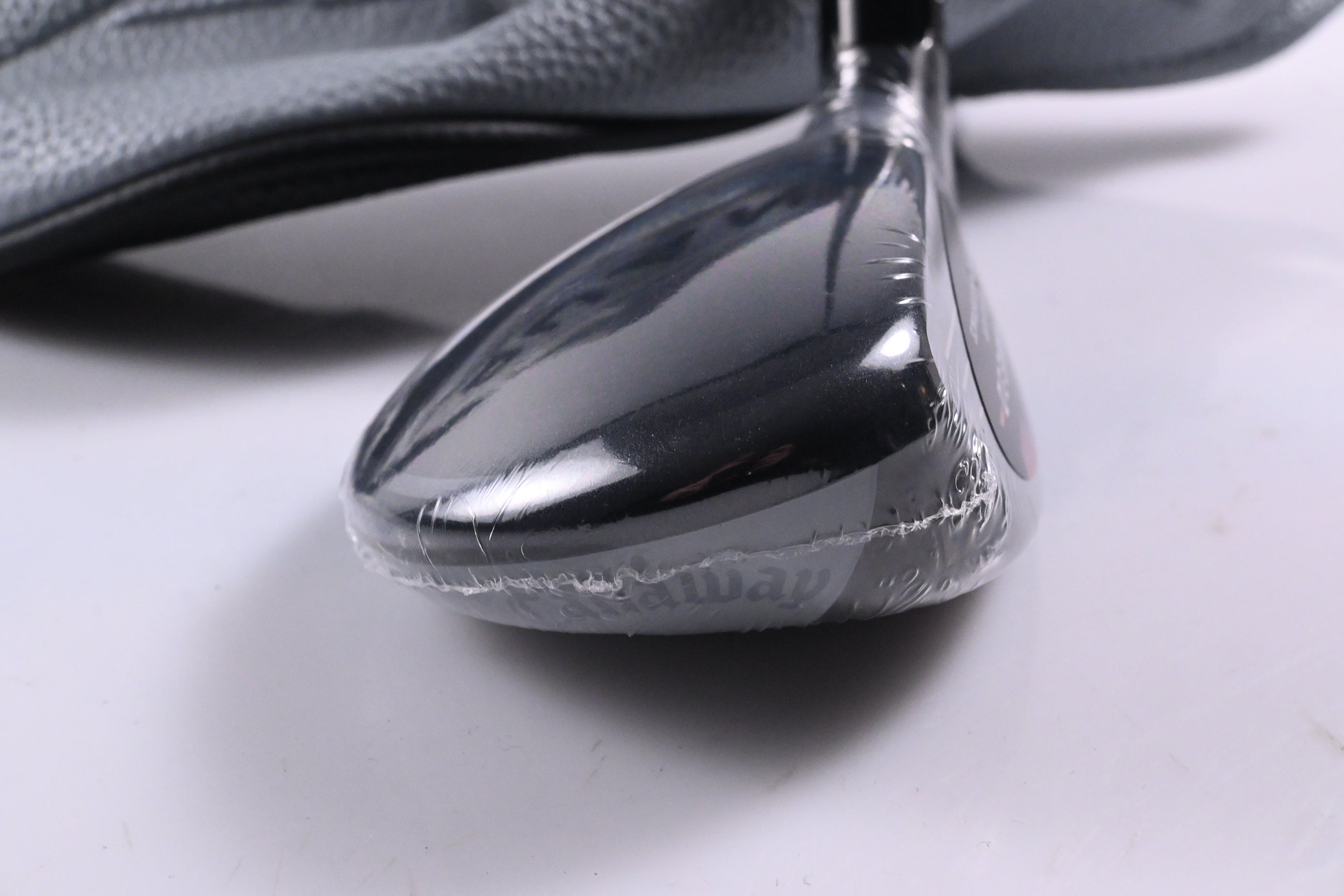 Callaway Quantum Max OS #4 Hybrid / 20 Degree / Regular Flex Denali Frost Silver