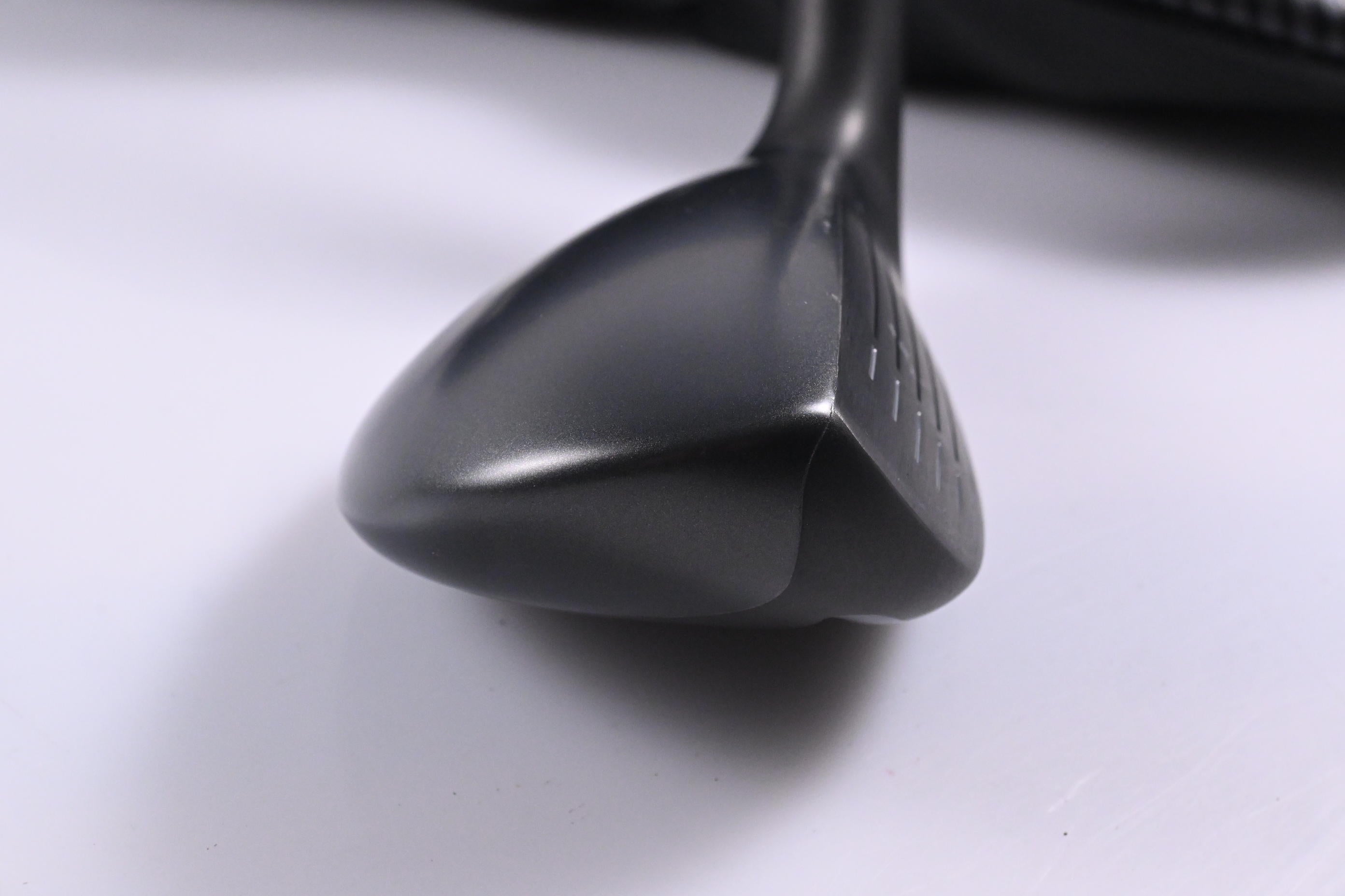 Mizuno JPX 925 Fli-Hi #7 Hybrid / 28 Degree / Stiff Flex Steel Shaft