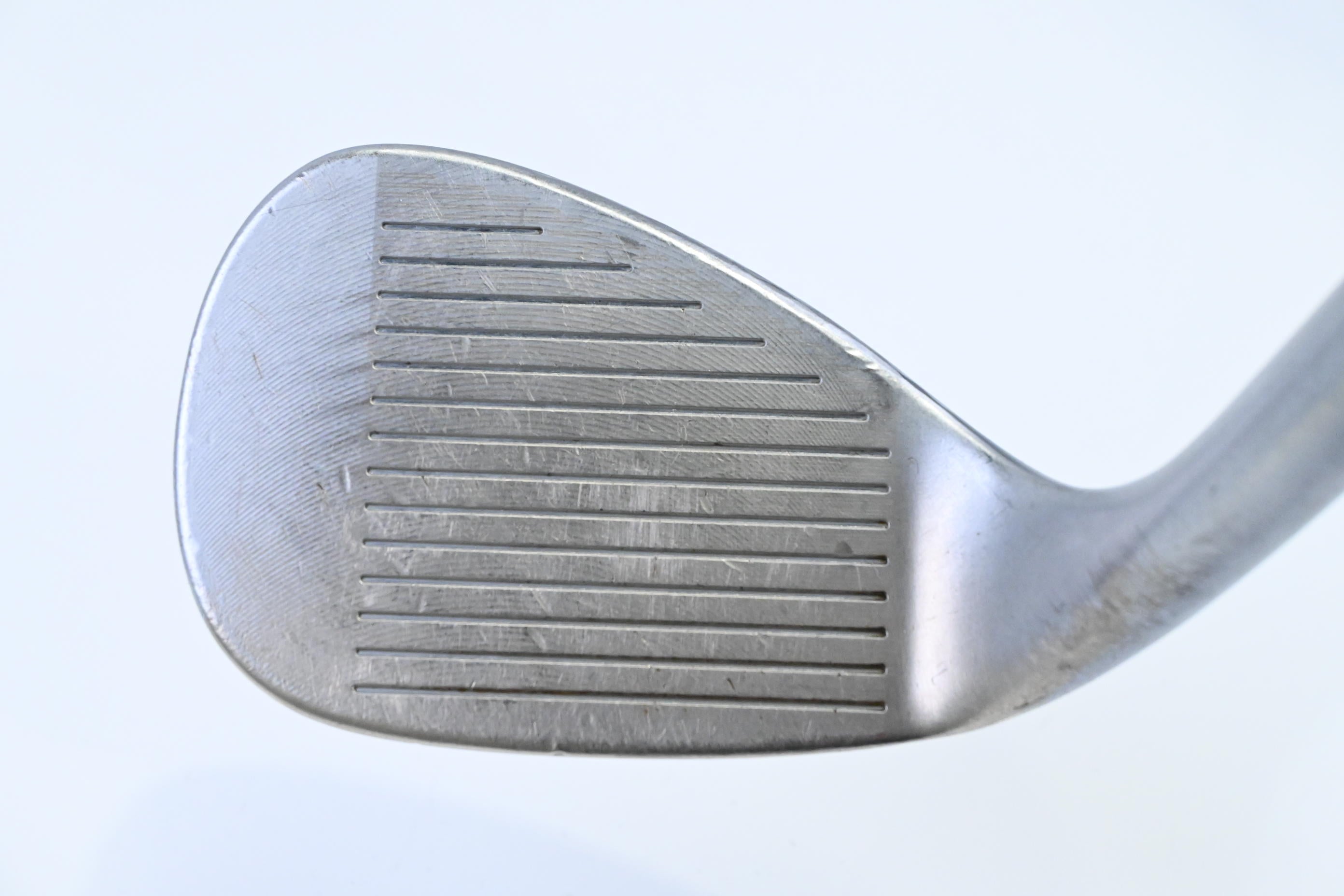 Cleveland 588 RTX Sand Wedge / 54 Degree / Wedge Flex Dynamic Gold Shaft