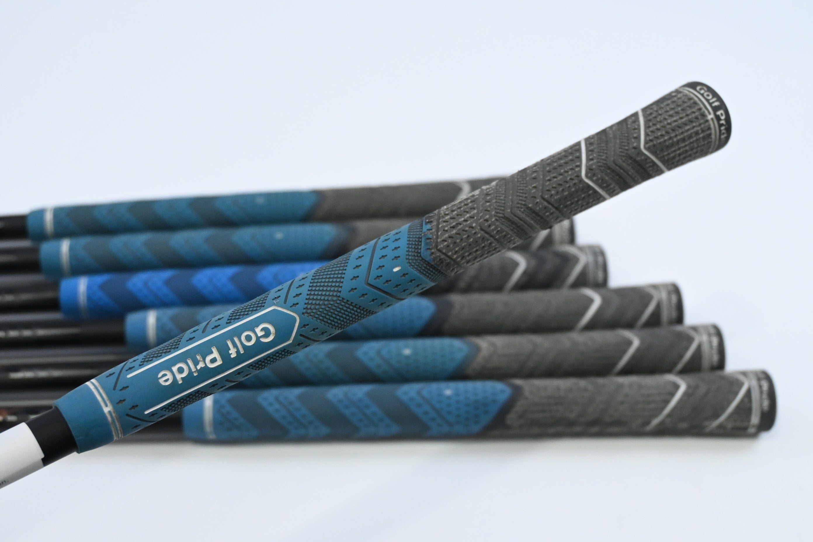 Srixon I-506 Irons / 3-9 / Stiff Flex Ping Alta CB Shafts