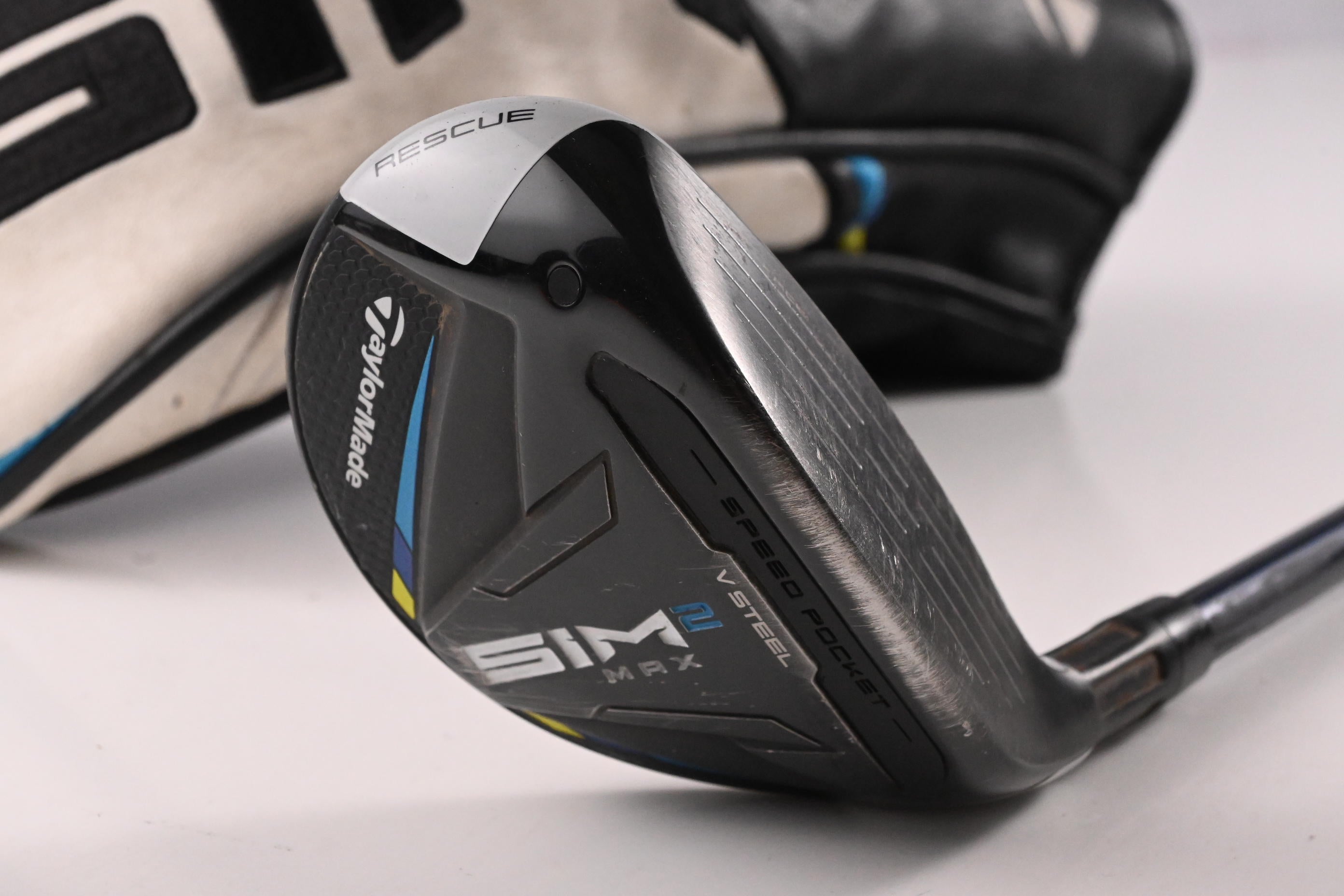 Taylormade SIM2 Max #3 Hybrid / 19 Degree / Stiff Flex Ventus Blue 7 Shaft