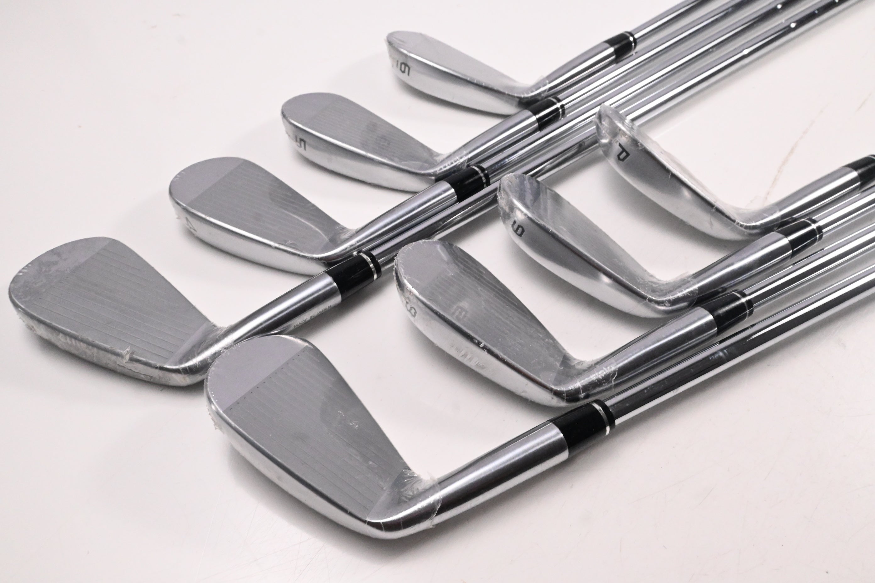 Honma TW 757 B Irons / 3-PW / Stiff Flex Dynamic Gold S200 Shafts