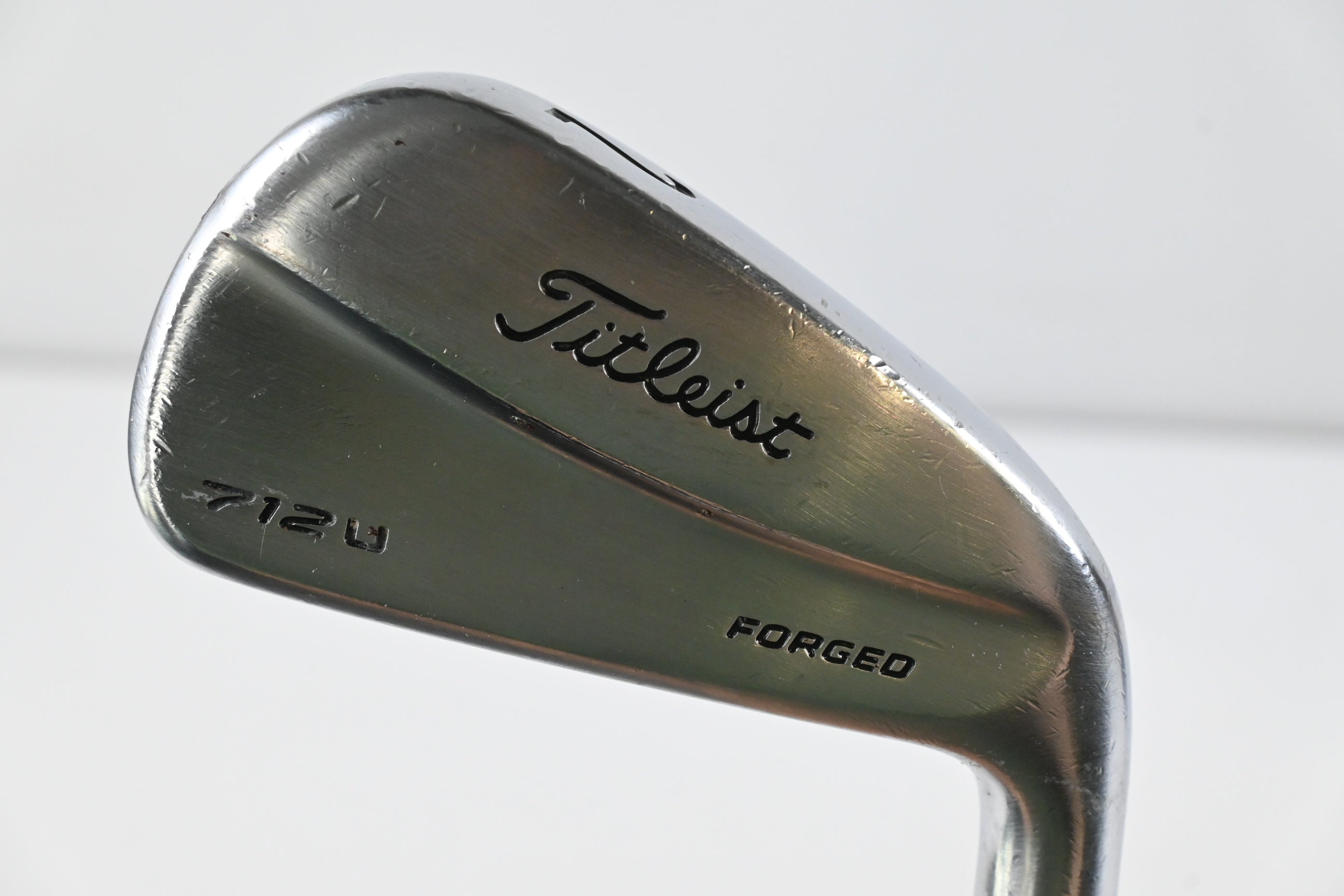 Titleist 712U #2 Iron / 18 Degree / Stiff Flex Dynamic Gold S300 Shaft