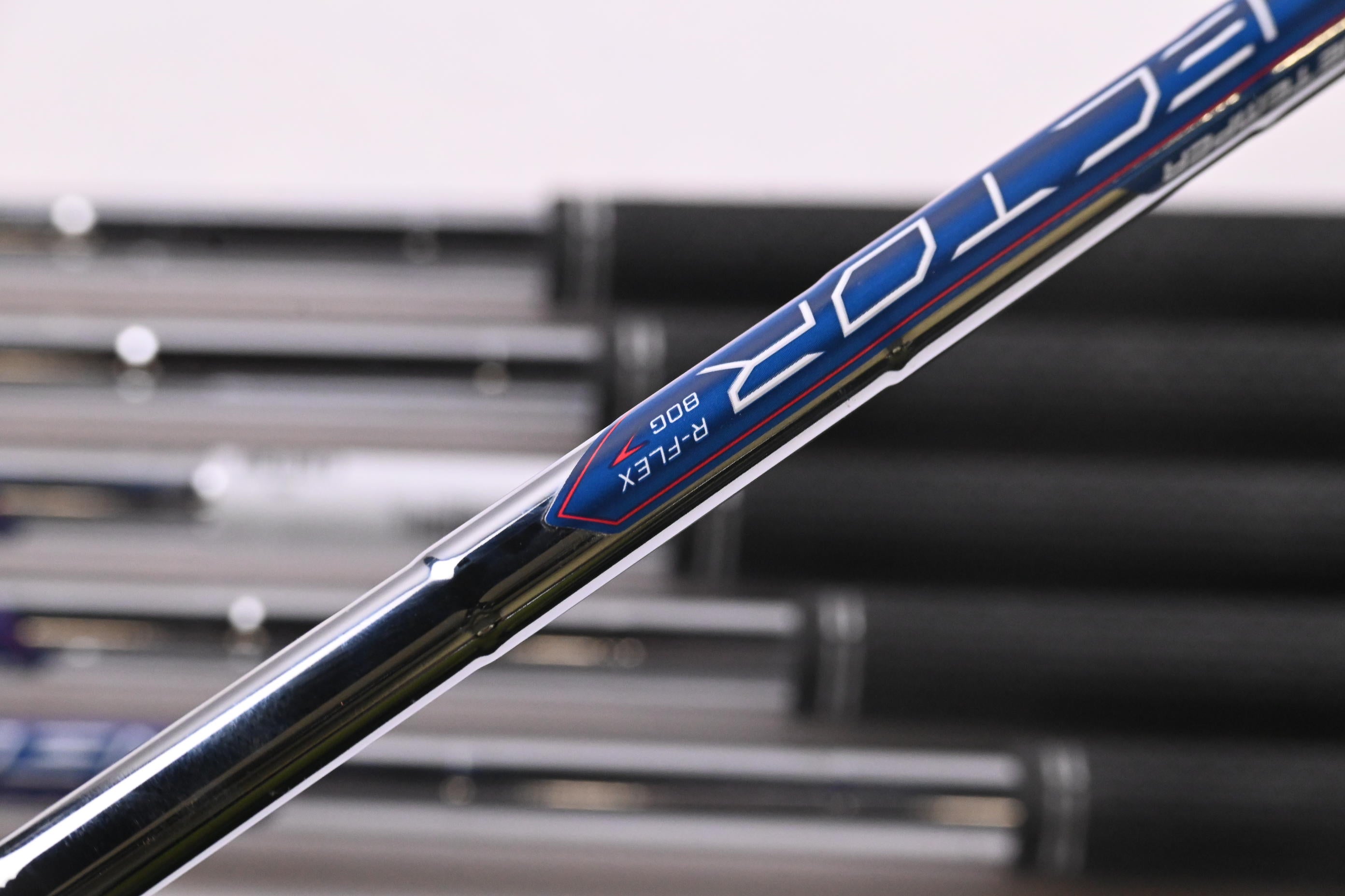 Callaway Elyte X Irons / 5-PW / Regular Flex Vector 80 Shafts