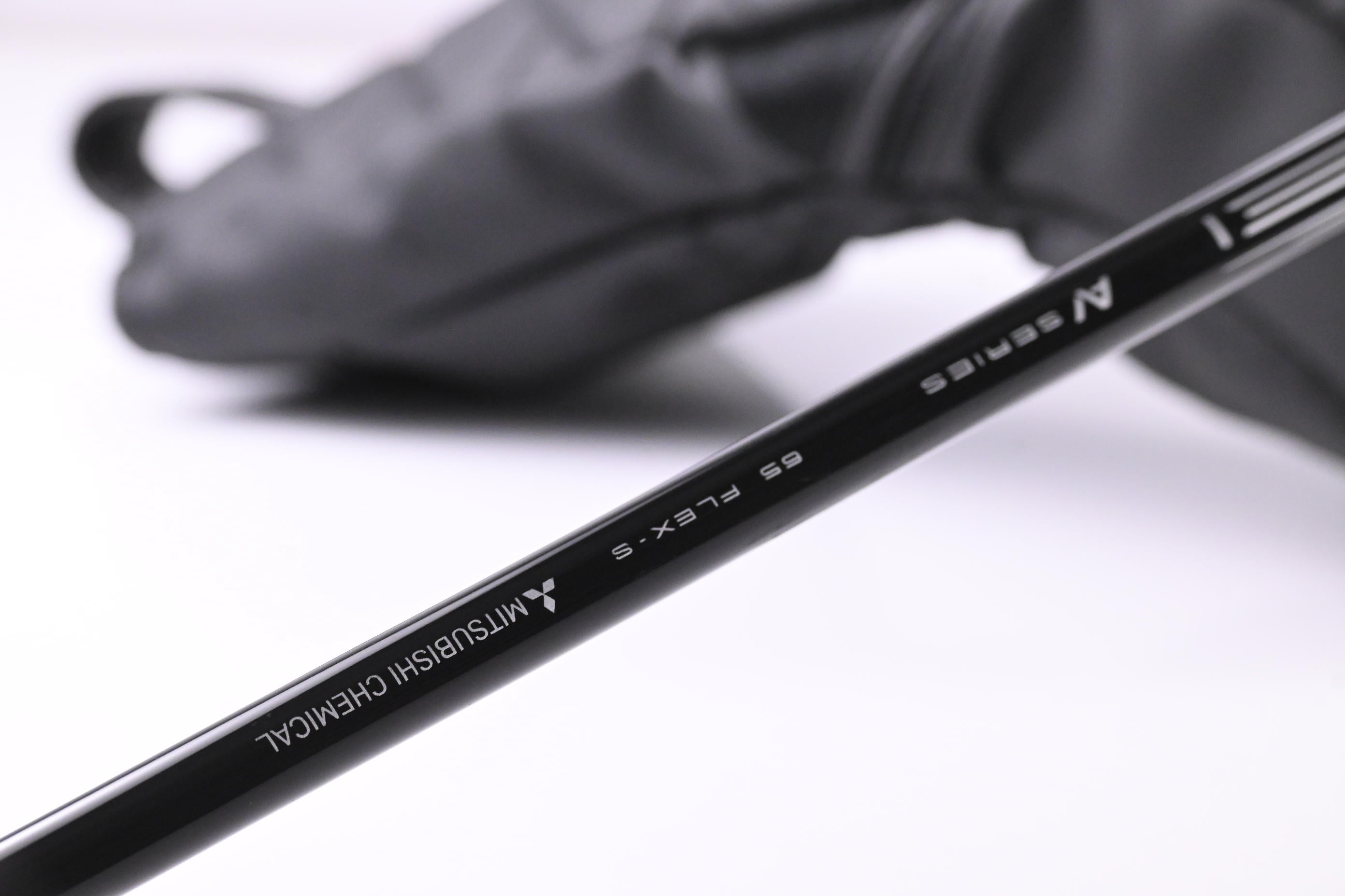 Cobra DS-Adapt X Driver / 10.5 Degree / Stiff Flex Tensei AV Blue 65 Shaft
