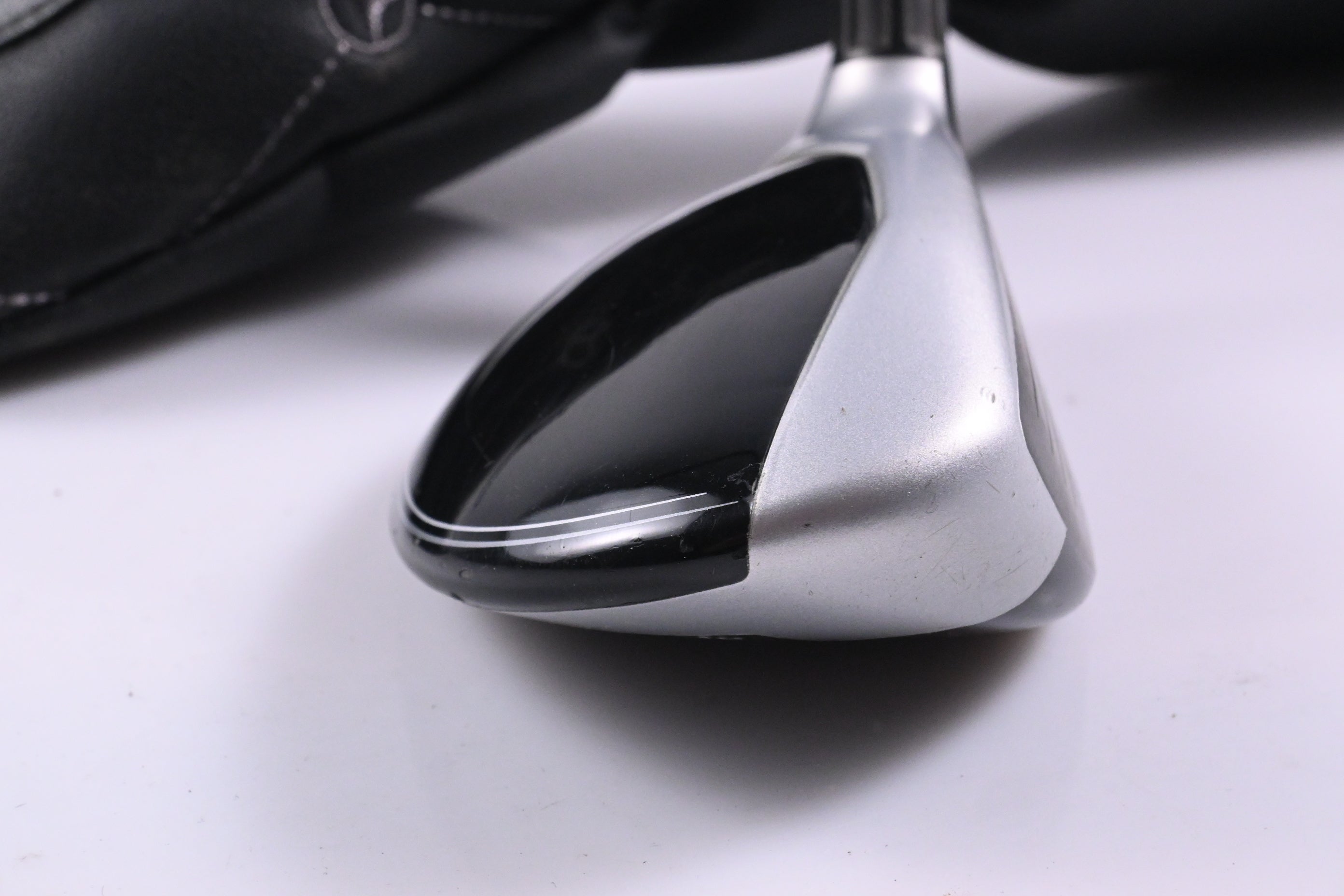 Taylormade M4 #3 Hybrid / 19 Degree / Stiff Flex Fujikura Atmos Red 7 Shaft