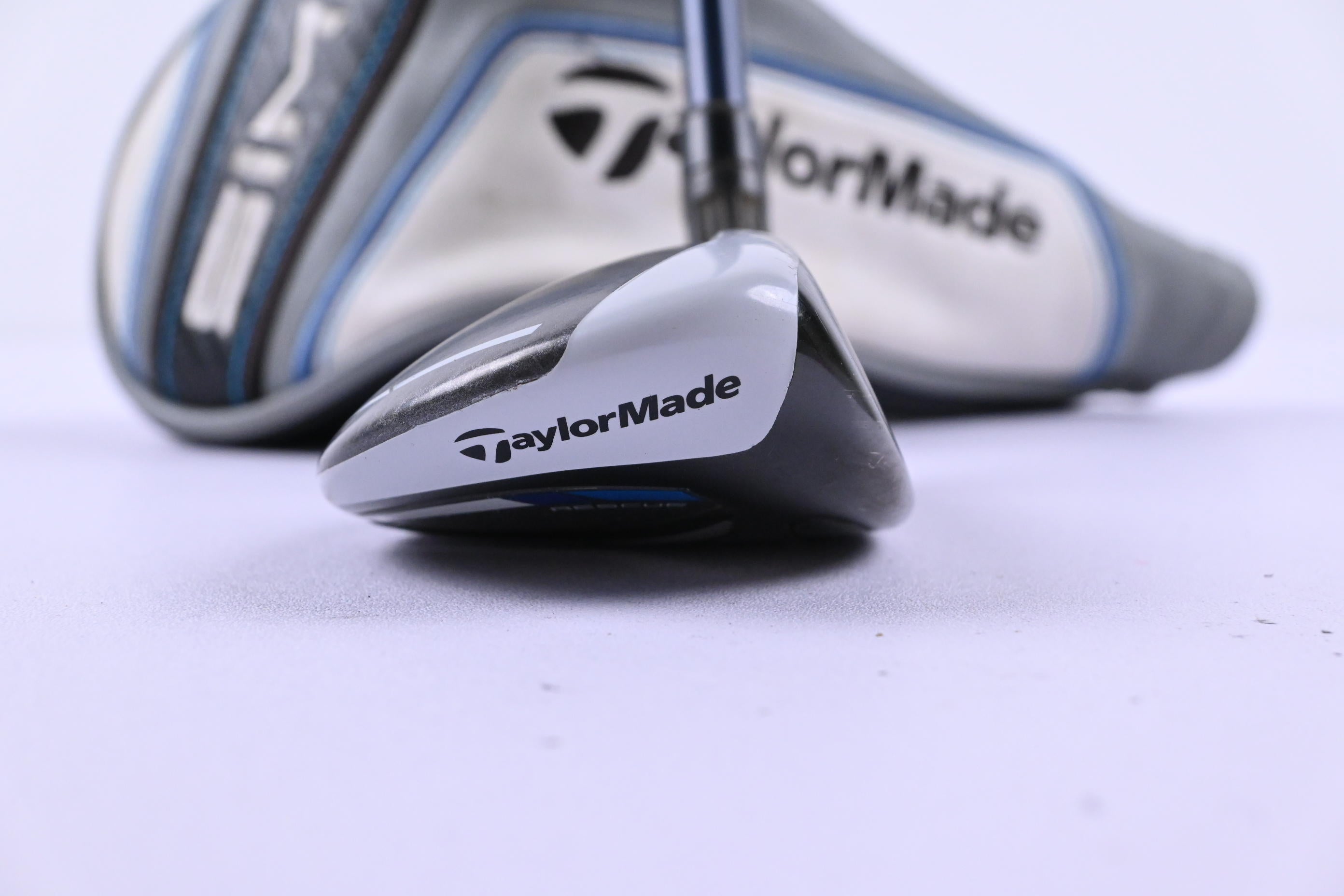 Taylormade SIM Max #4 Hybrid / 22 Degree / Regular Flex Fujikura Ventus Blue 6