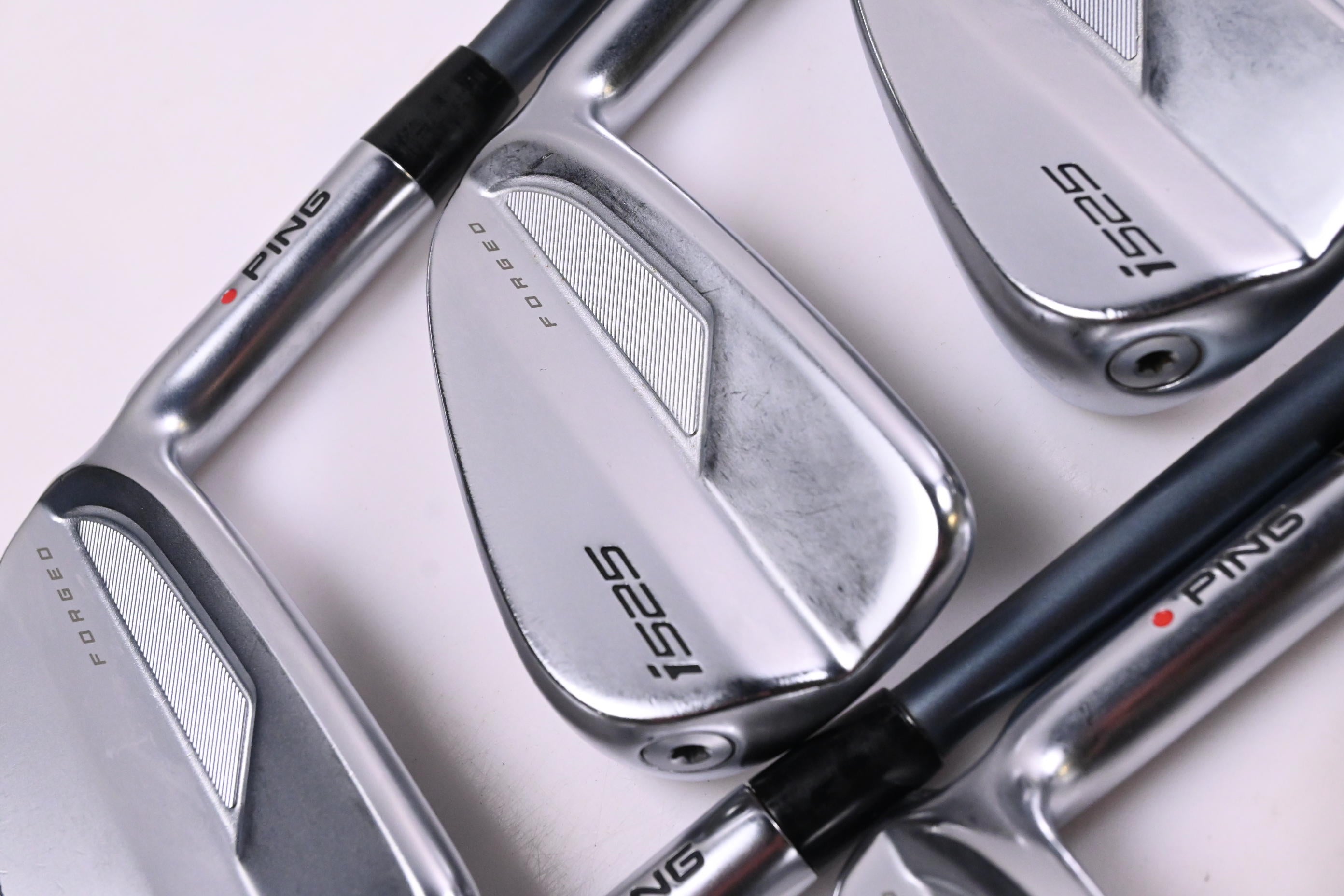 Ping i525 Irons / 5-PW / Red Dot / Regular Flex Ping Alta CB Slate Shafts