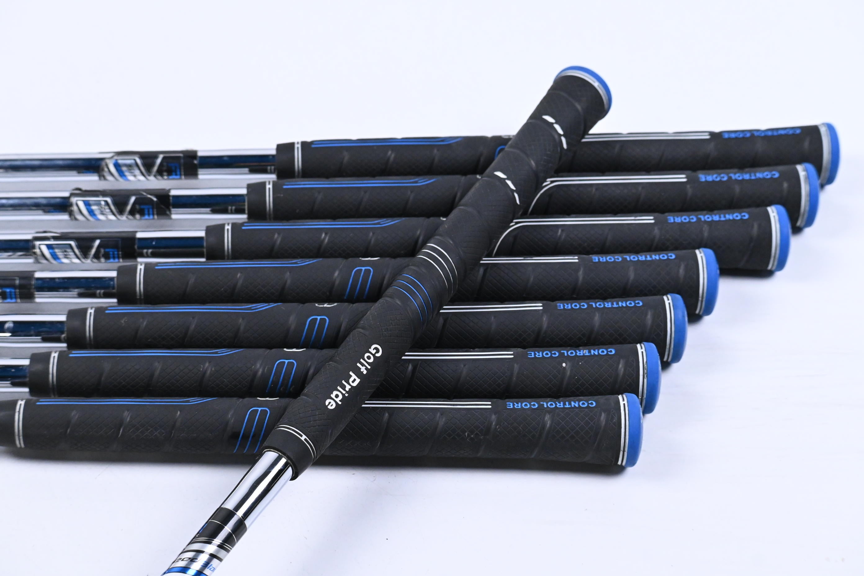 Left Hand Taylormade Speedblade Irons / 3-PW / Regular Flex Speedblade 85