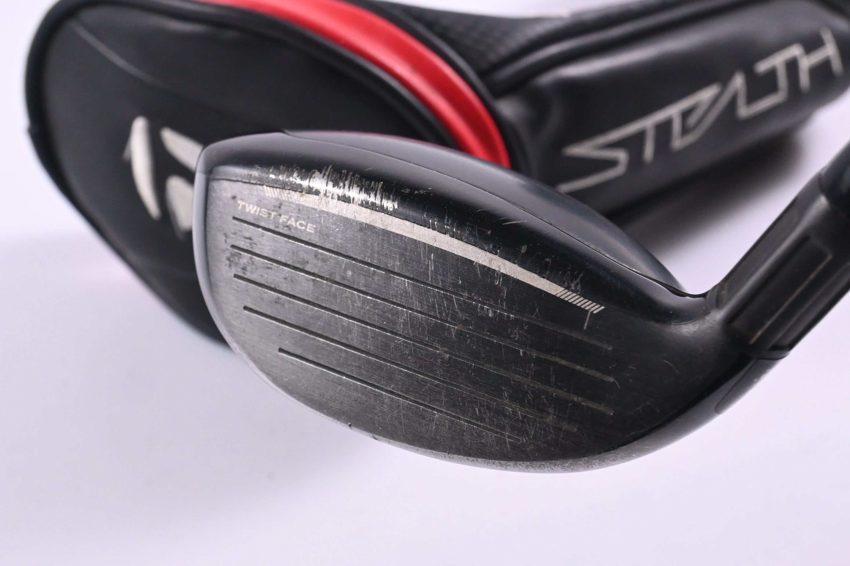Taylormade Stealth #4 Hybrid / 22 Degree / Regular Flex Fujikura Ventus Red 6