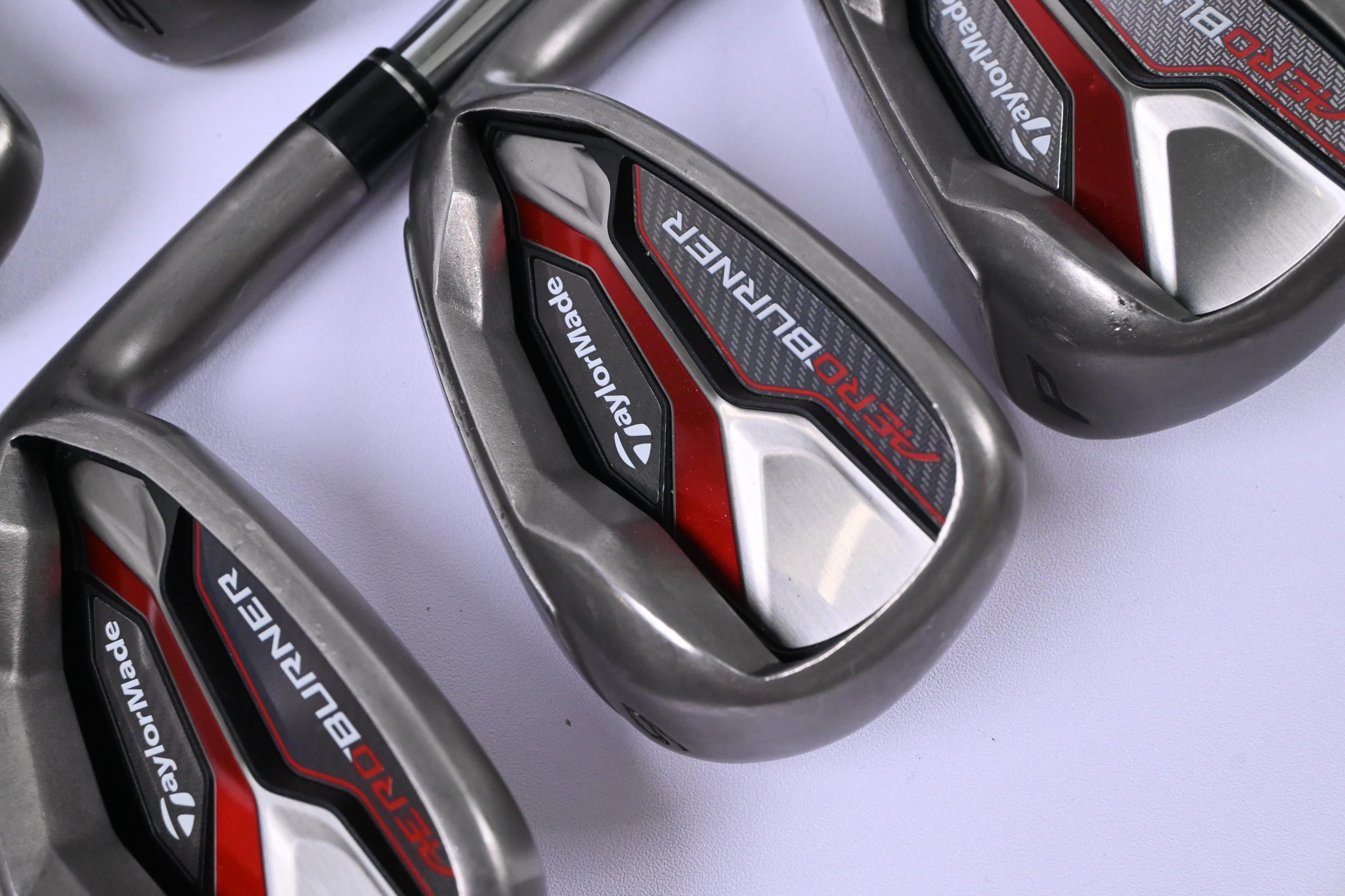 Taylormade Aeroburner Irons / 4-PW+SW / Regular Flex REAX Steel 88 Shafts
