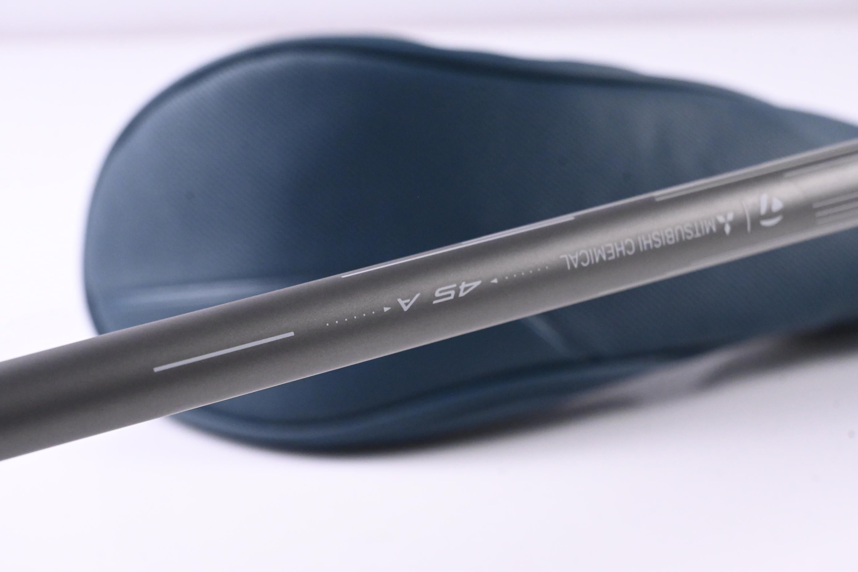 Taylormade Qi4D Max Lite #5 Hybrid / 26 Degree / Senior Flex Reax 45 Shaft