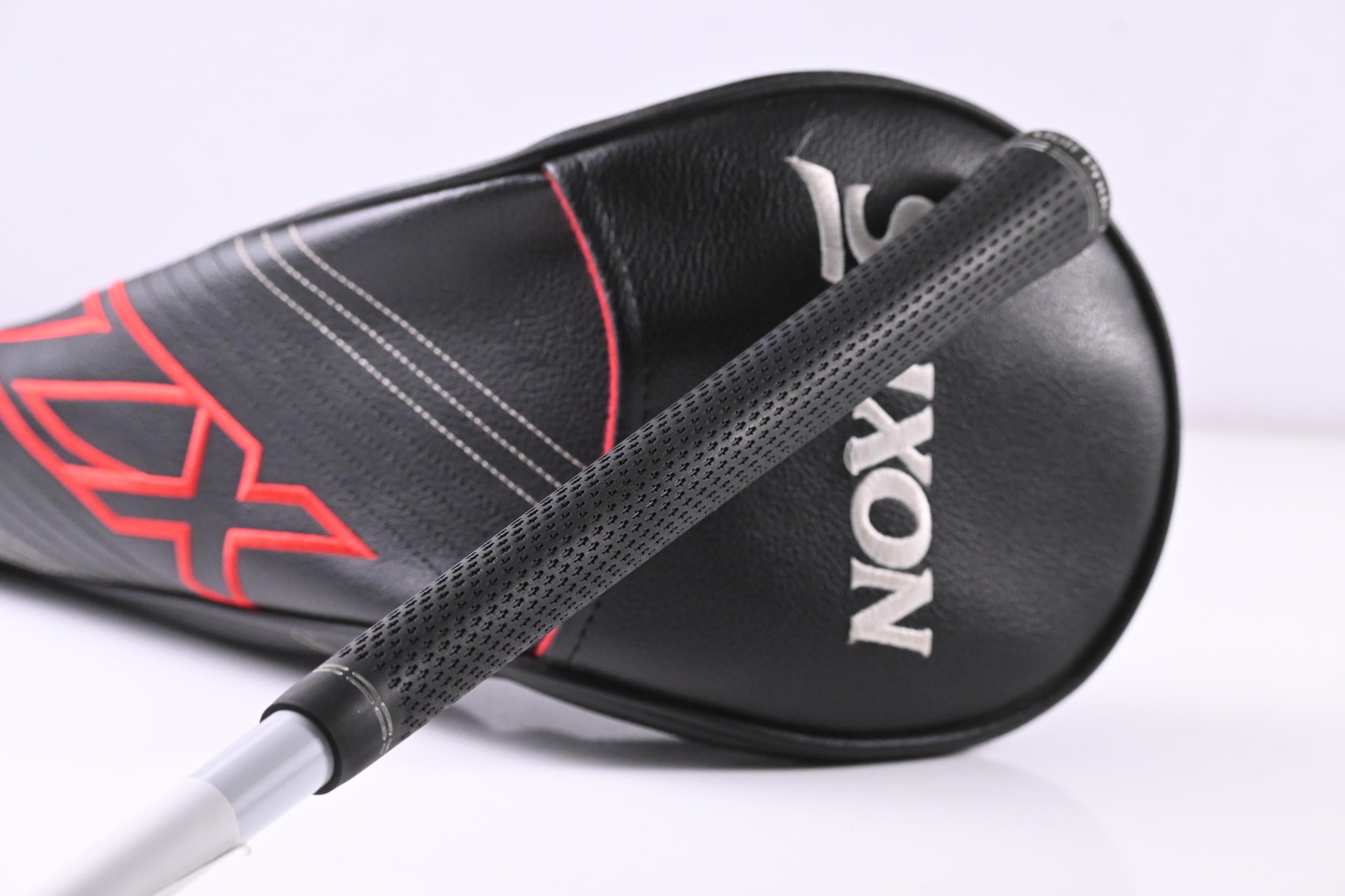 Srixon ZX5 Driver / 10.5 Degree / Regular Flex Diamana ZX Blue 50 Shaft