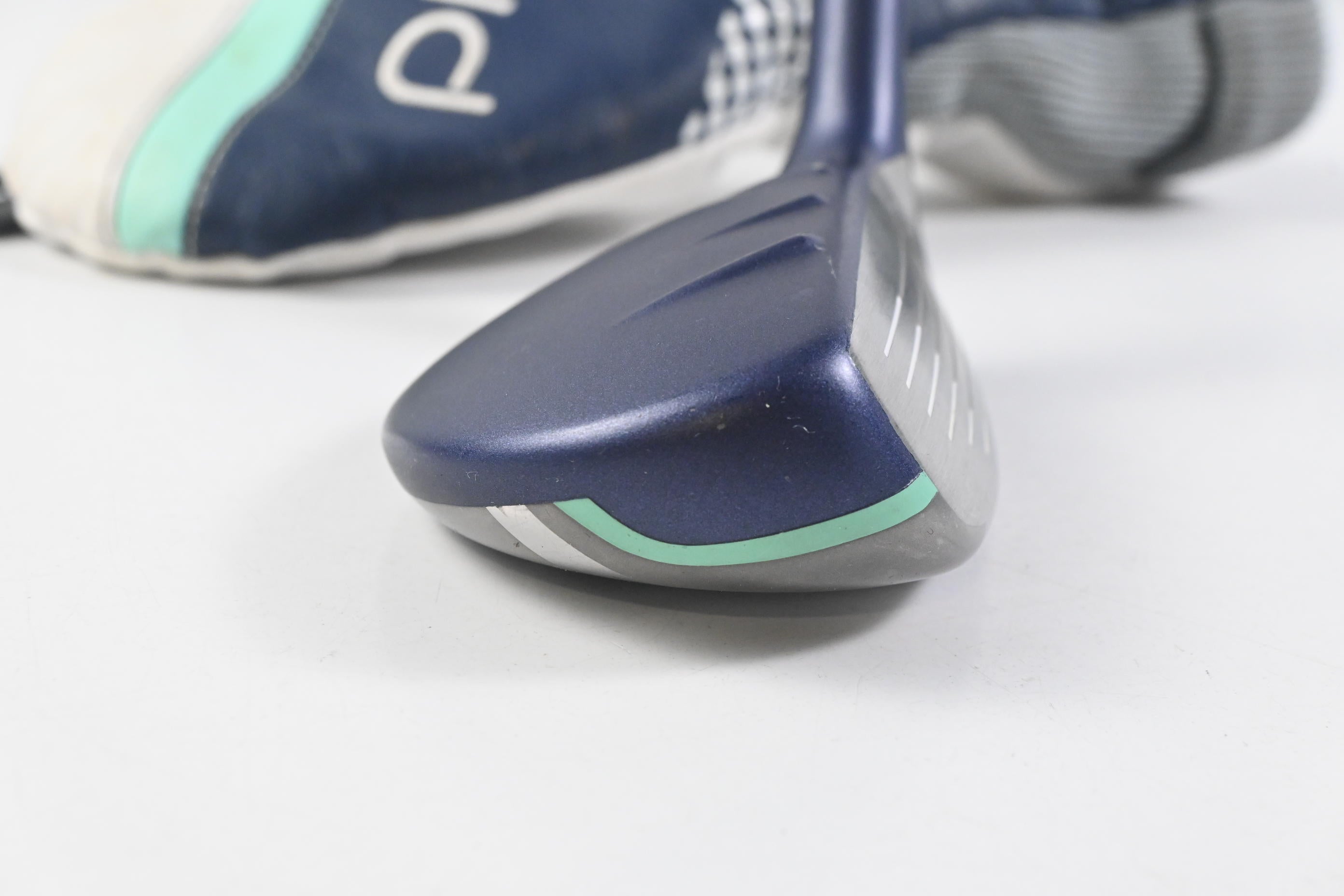 Ladies Ping G Le #6 Hybrid / 30 Degree / Ladies Flex Ping ULT 230 Shaft