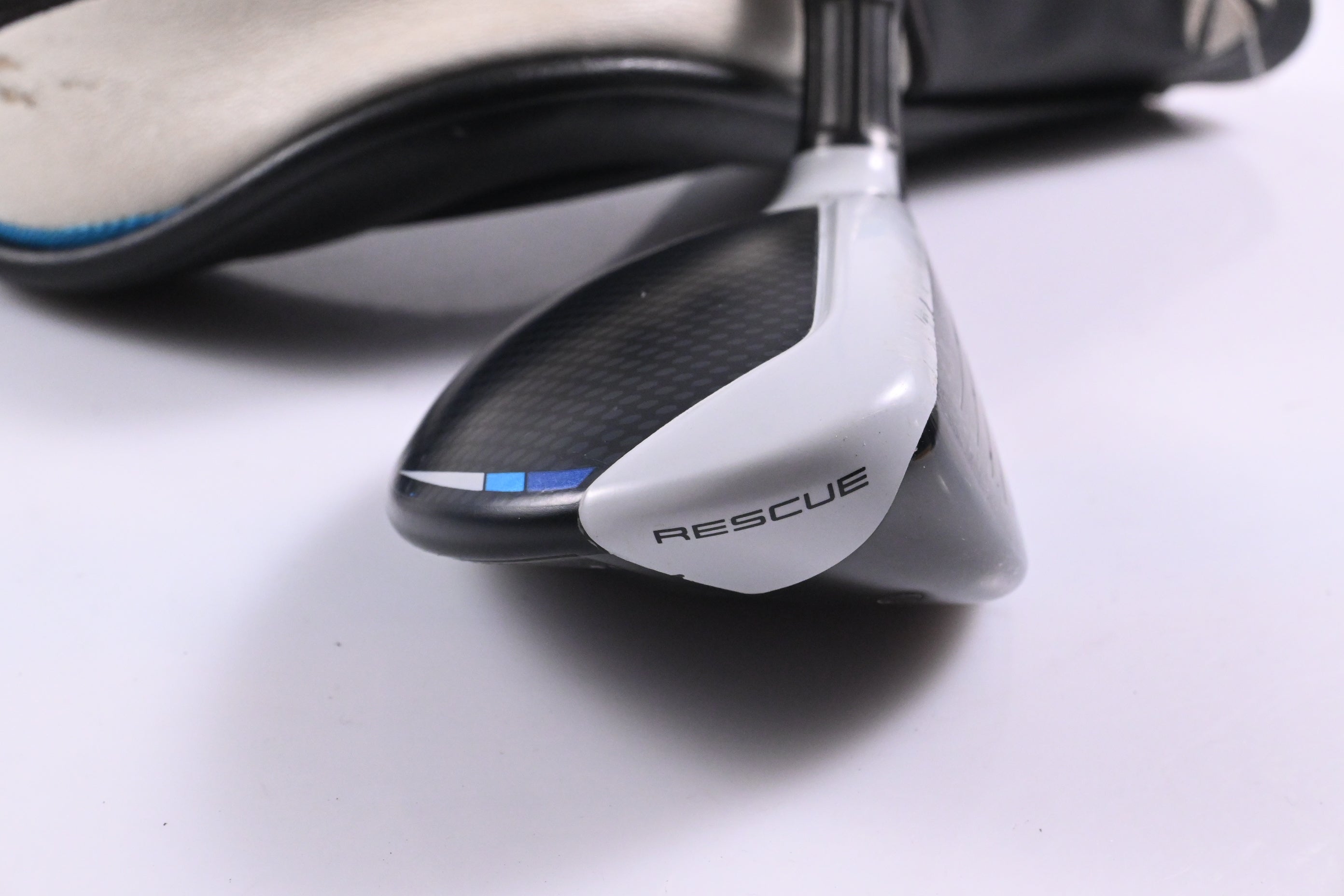 Taylormade SIM2 Max #4 Hybrid / 22 Degree / Regular Flex Ventus Blue 6 Shaft