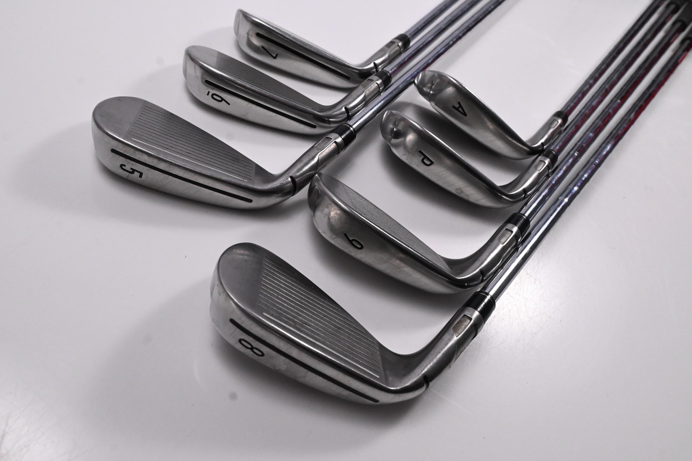 Taylormade SIM2 Max Irons / 5-PW+GW / Stiff Flex KBS Tour 120 Shafts