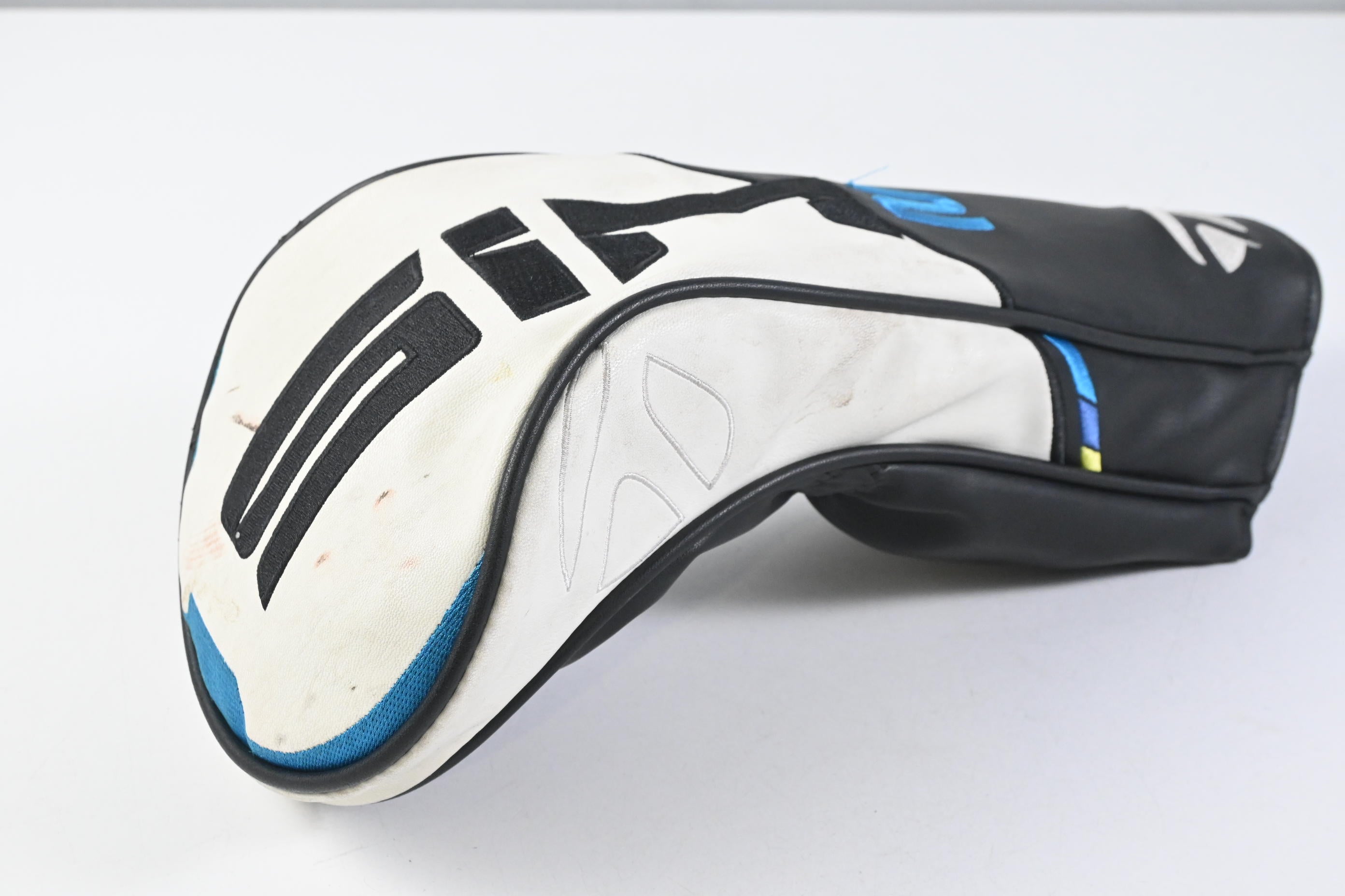 Taylormade SIM2 Max Driver / 10.5 Degree / Stiff Flex Ventus Blue 5 Shaft