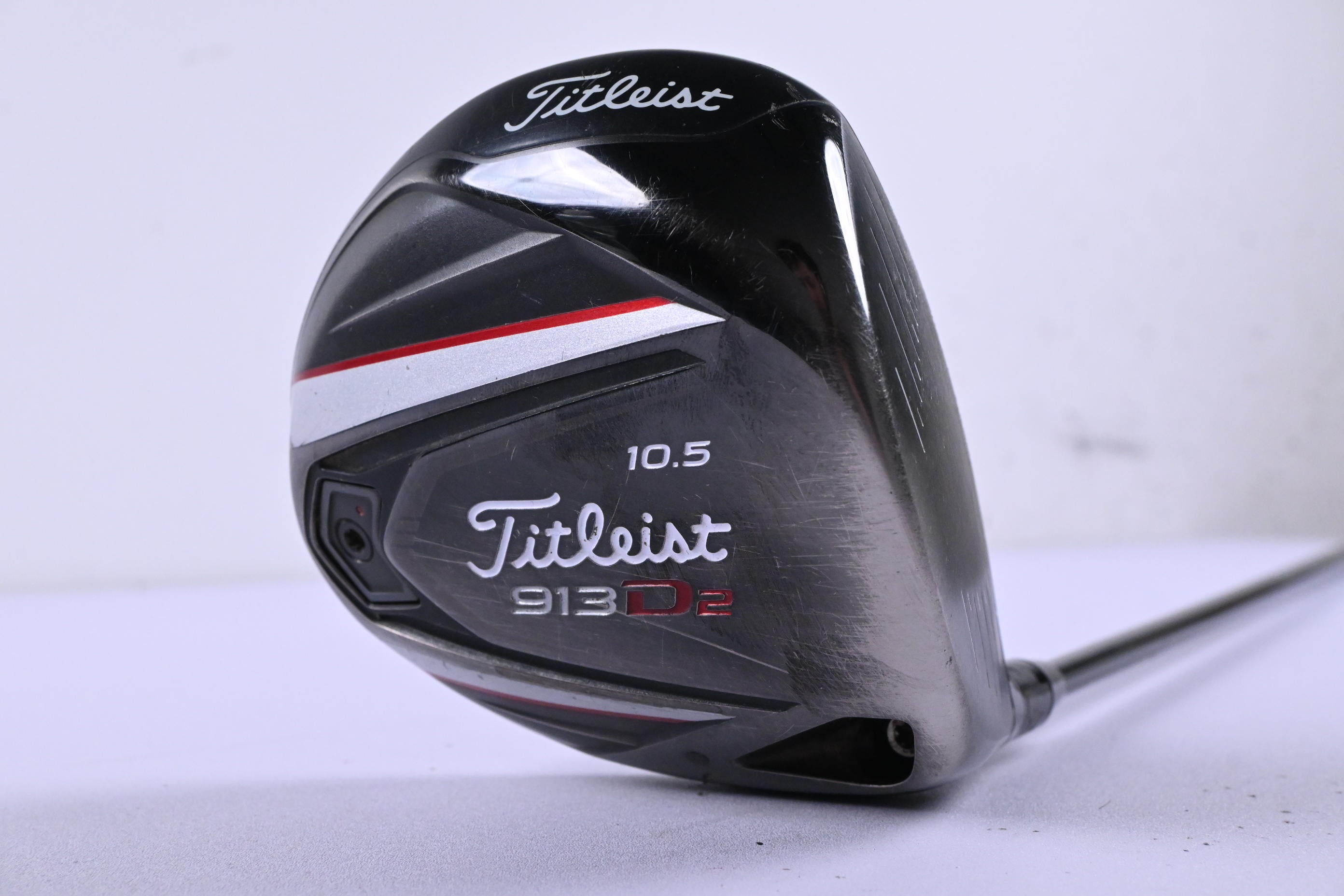 Titleist 913 D2 Driver / 10.5 Degree / Regular Flex Aldila RIP Phenom 70 Shaft