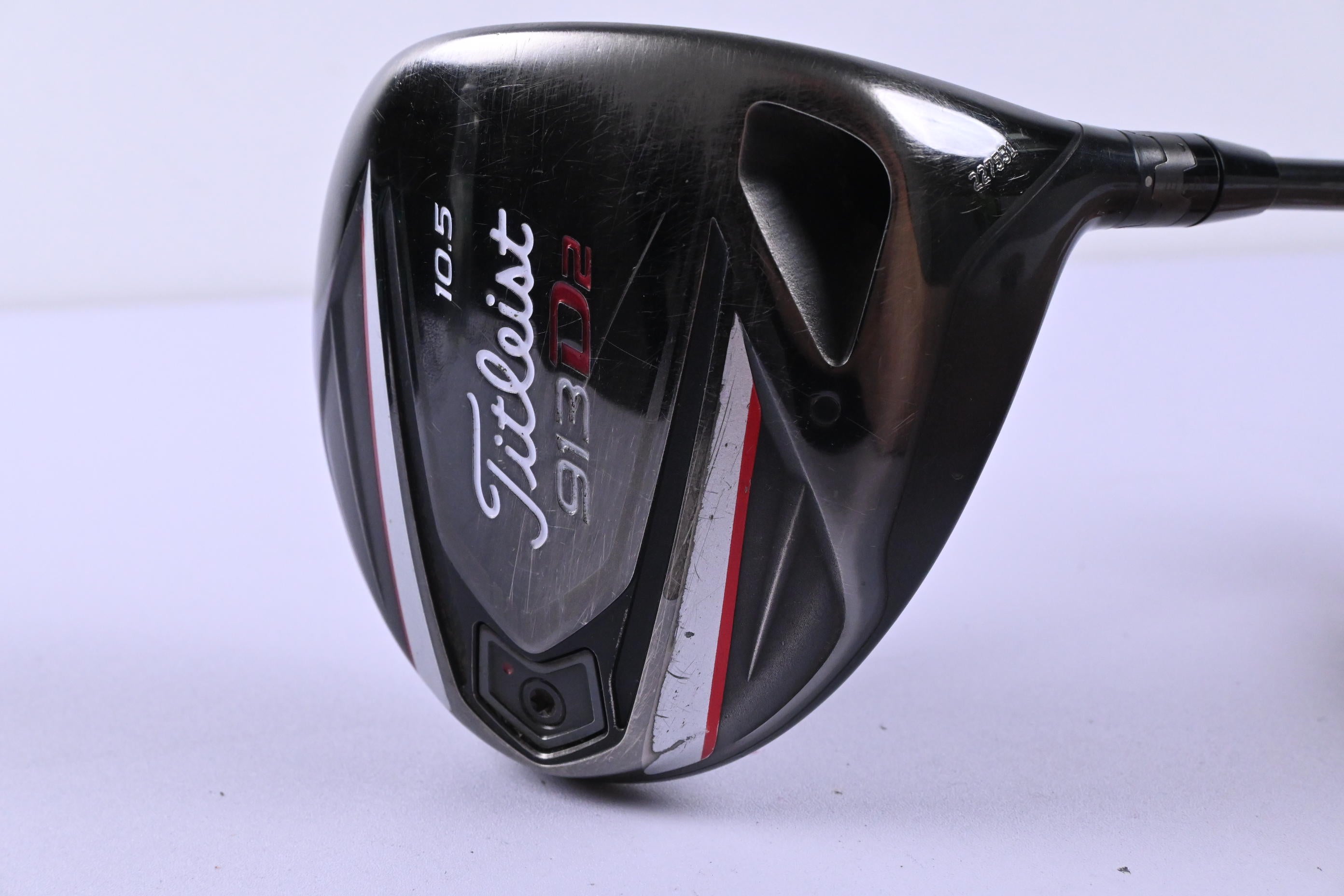 Titleist 913 D2 Driver / 10.5 Degree / Regular Flex Aldila RIP Phenom 70 Shaft