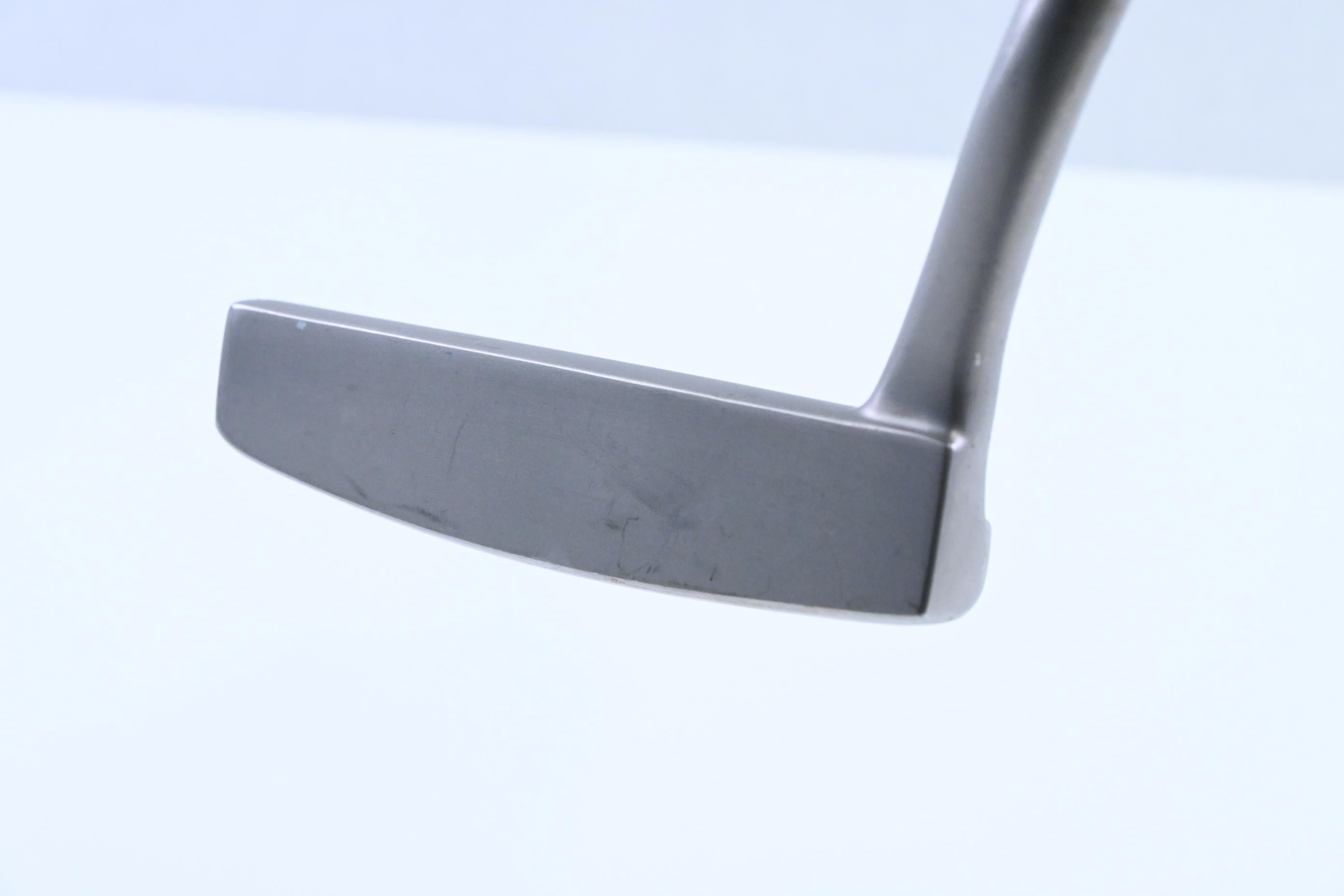 Cleveland Bloom 2022 Putter / 33 Inch