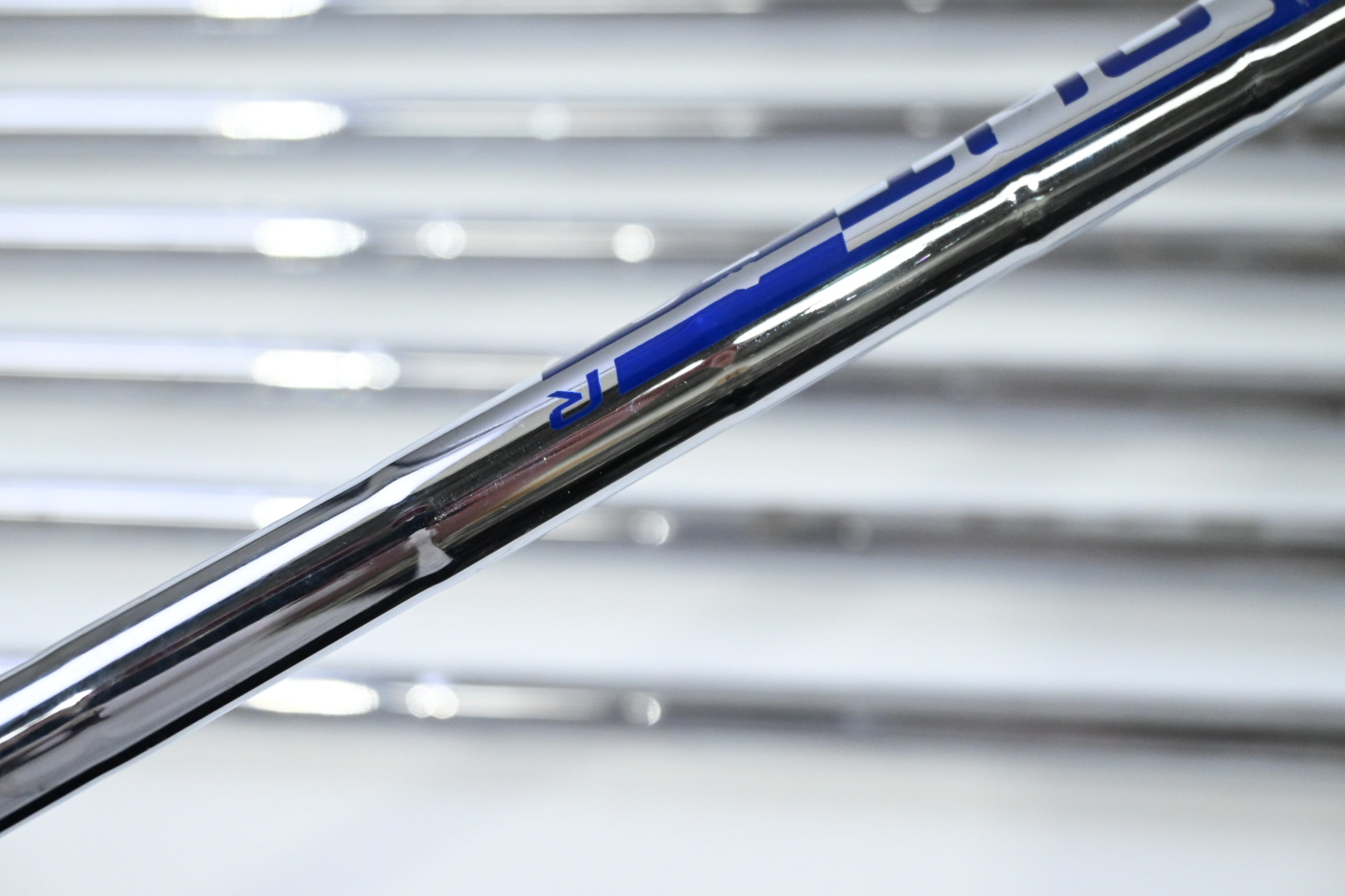 Left Hand Ping G425 Irons / 5-PW+SW / Blue Dot / Regular Flex Ping AWT 2.0