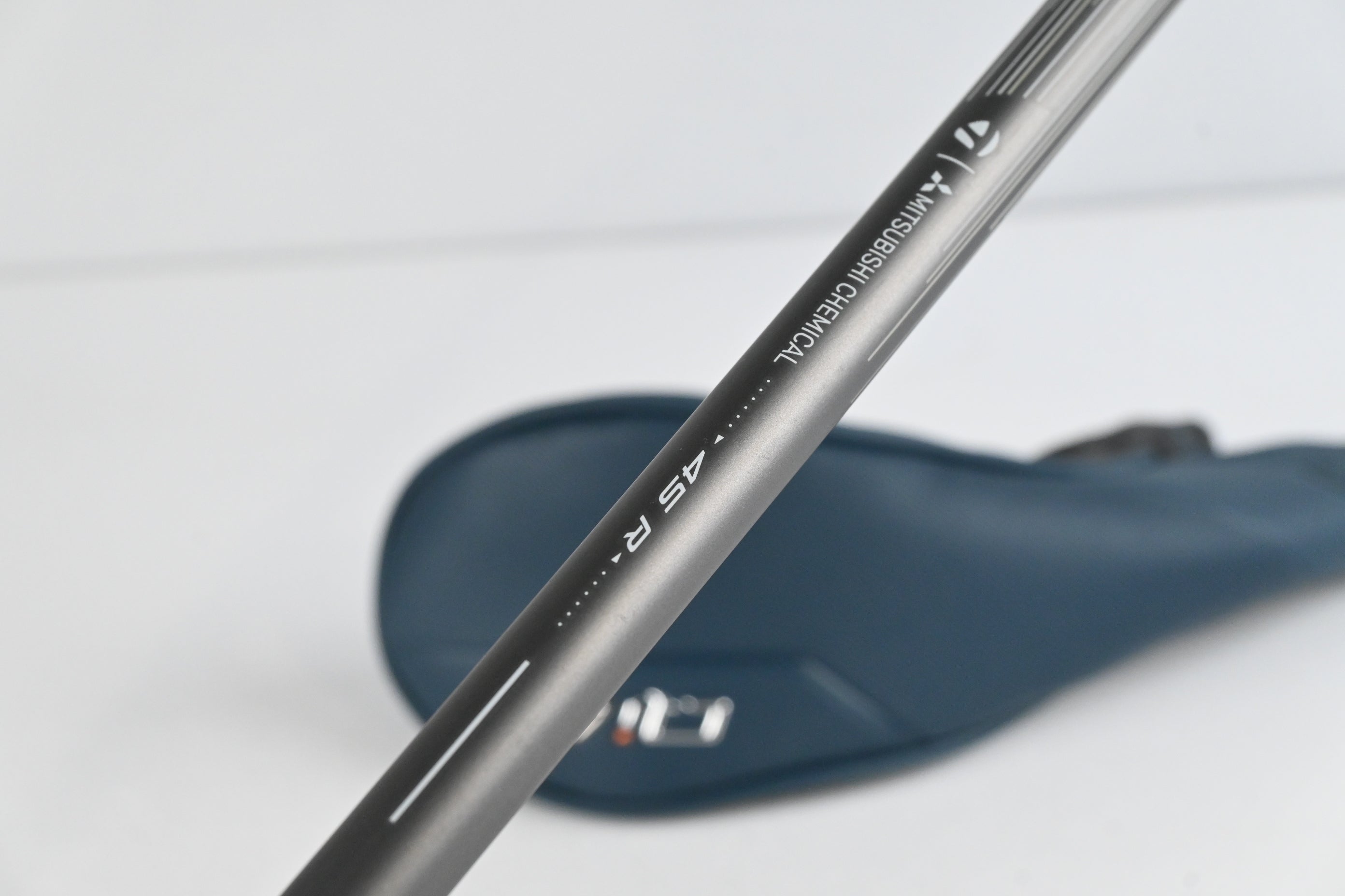 Taylormade Qi4D #4 Hybrid / 22 Degree / Regular Flex REAX 45 Shaft