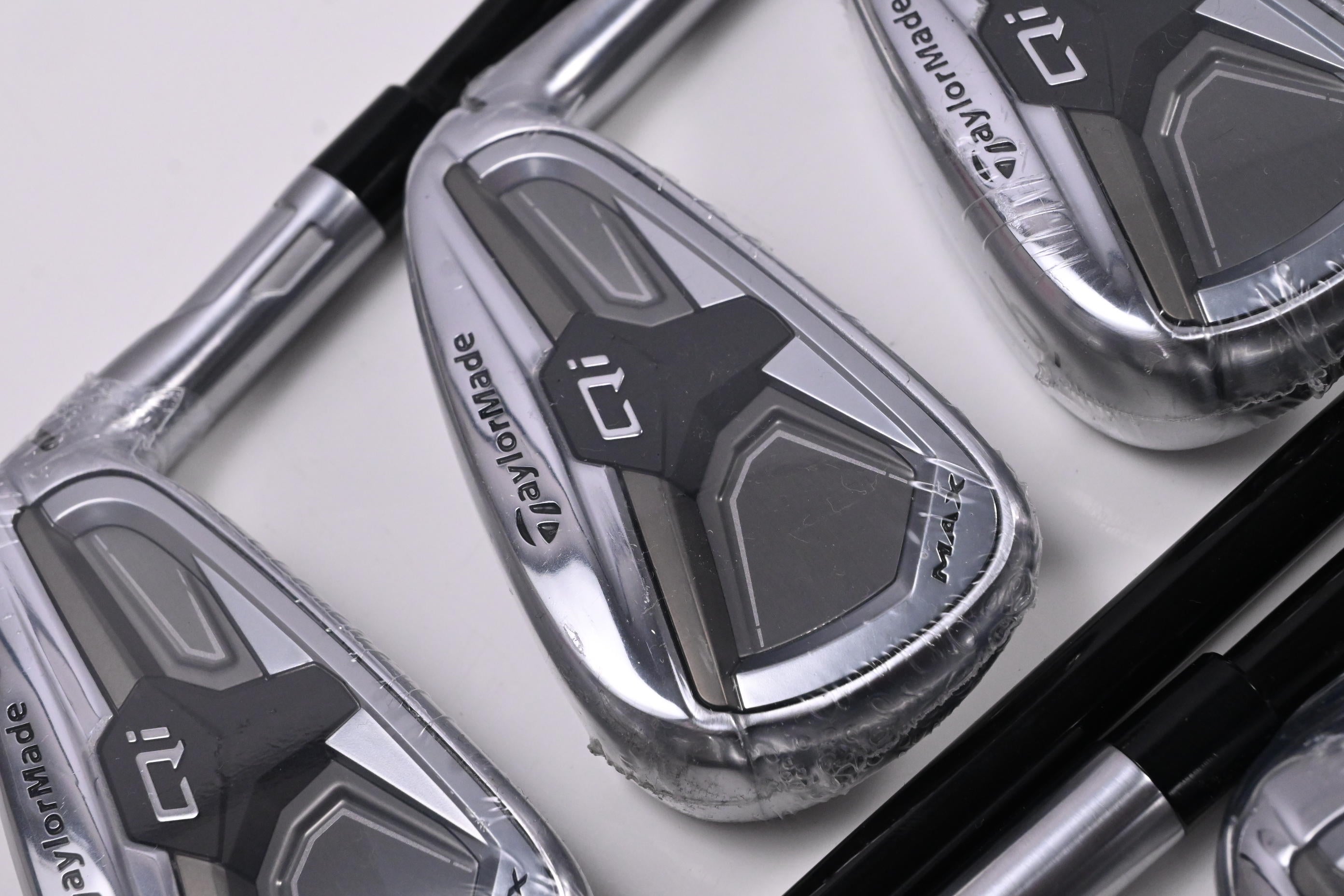 Taylormade Qi Max Irons / 4-PW+GW+SW / Senior Flex Mitsubishi MMT Black 55
