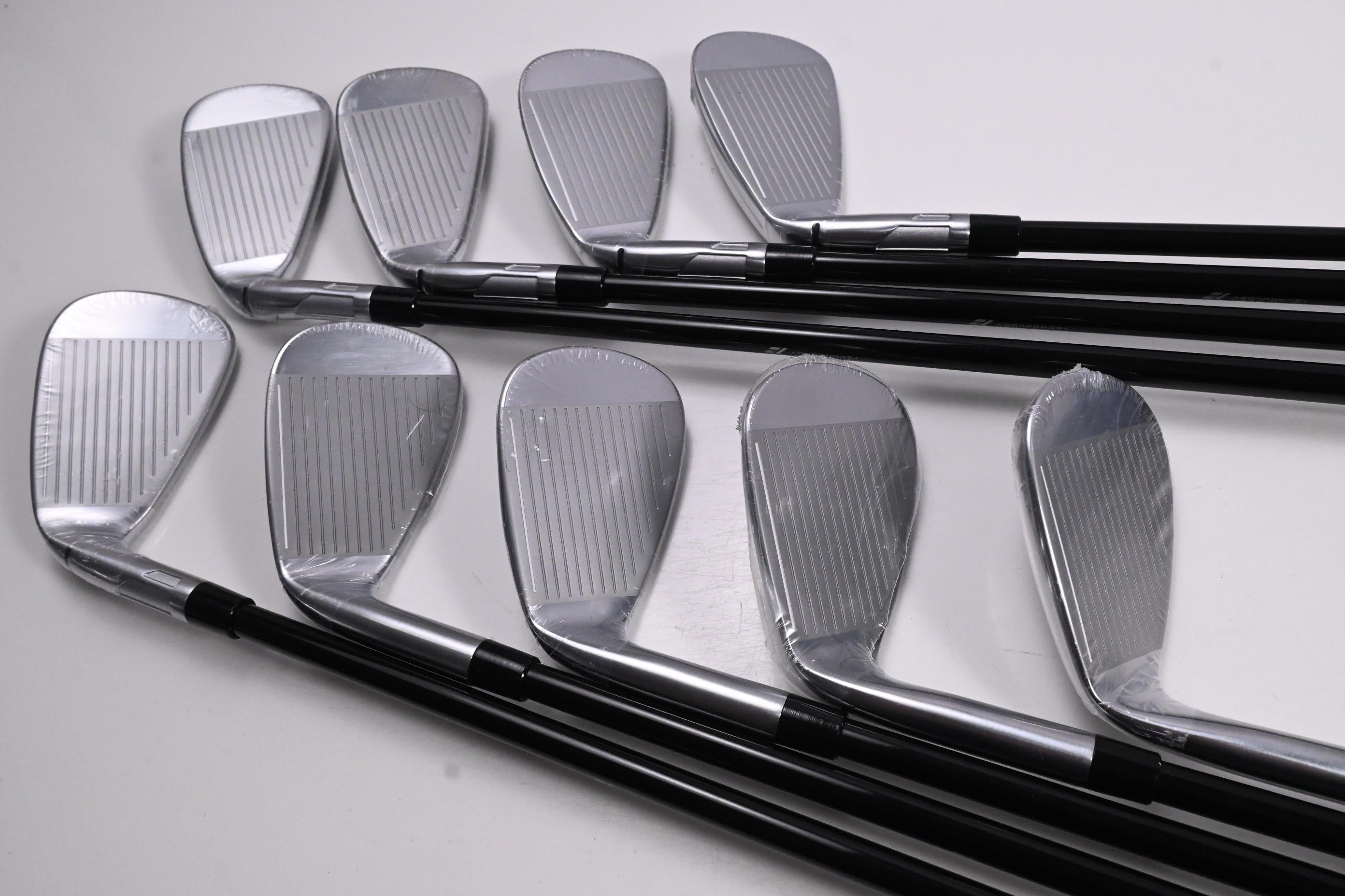 Taylormade Qi Max Irons / 4-PW+GW+SW / Senior Flex Mitsubishi MMT Black 55
