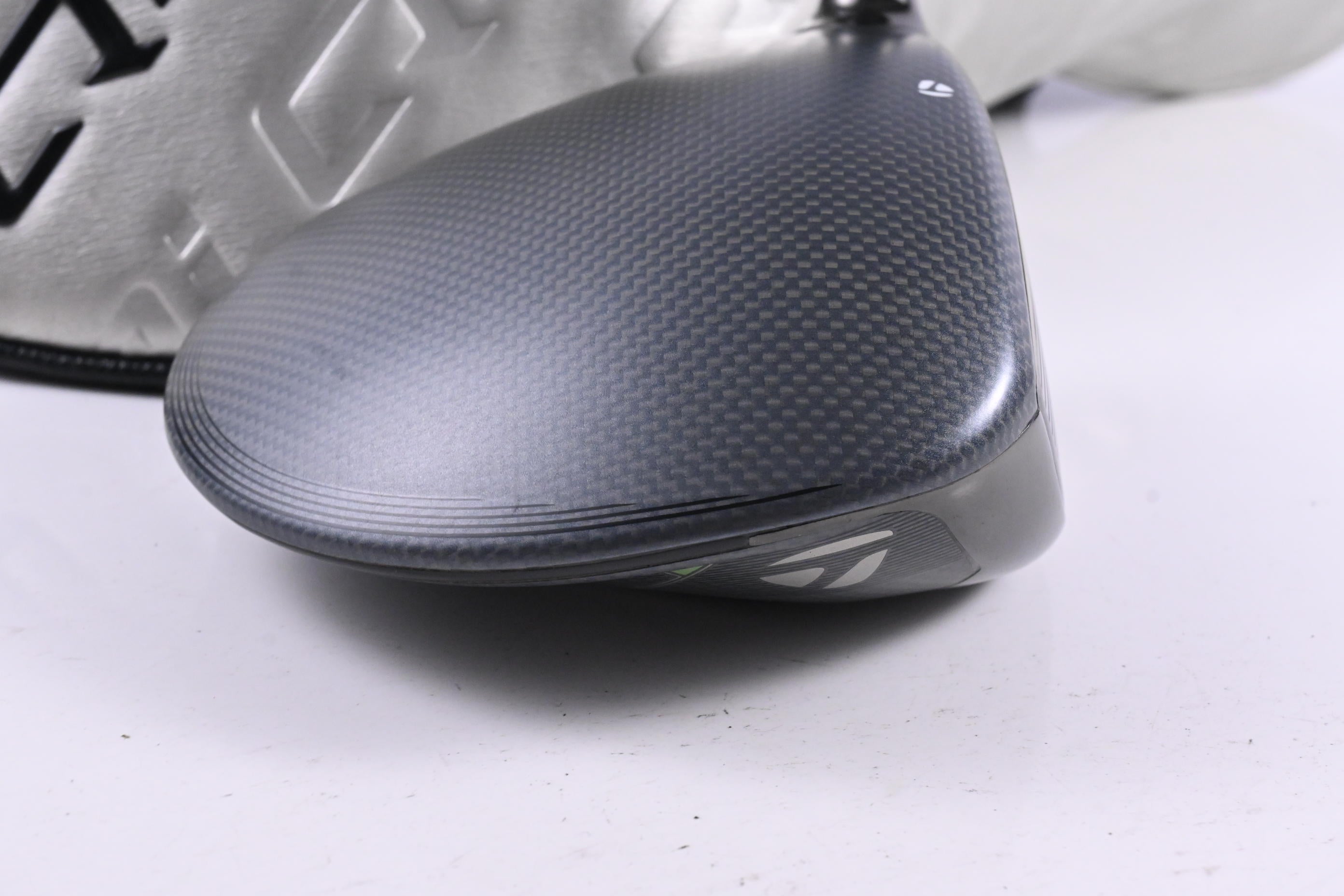 Taylormade Qi35 Driver / 10.5 Degree / Regular Flex Ventus Blue 5 Shaft