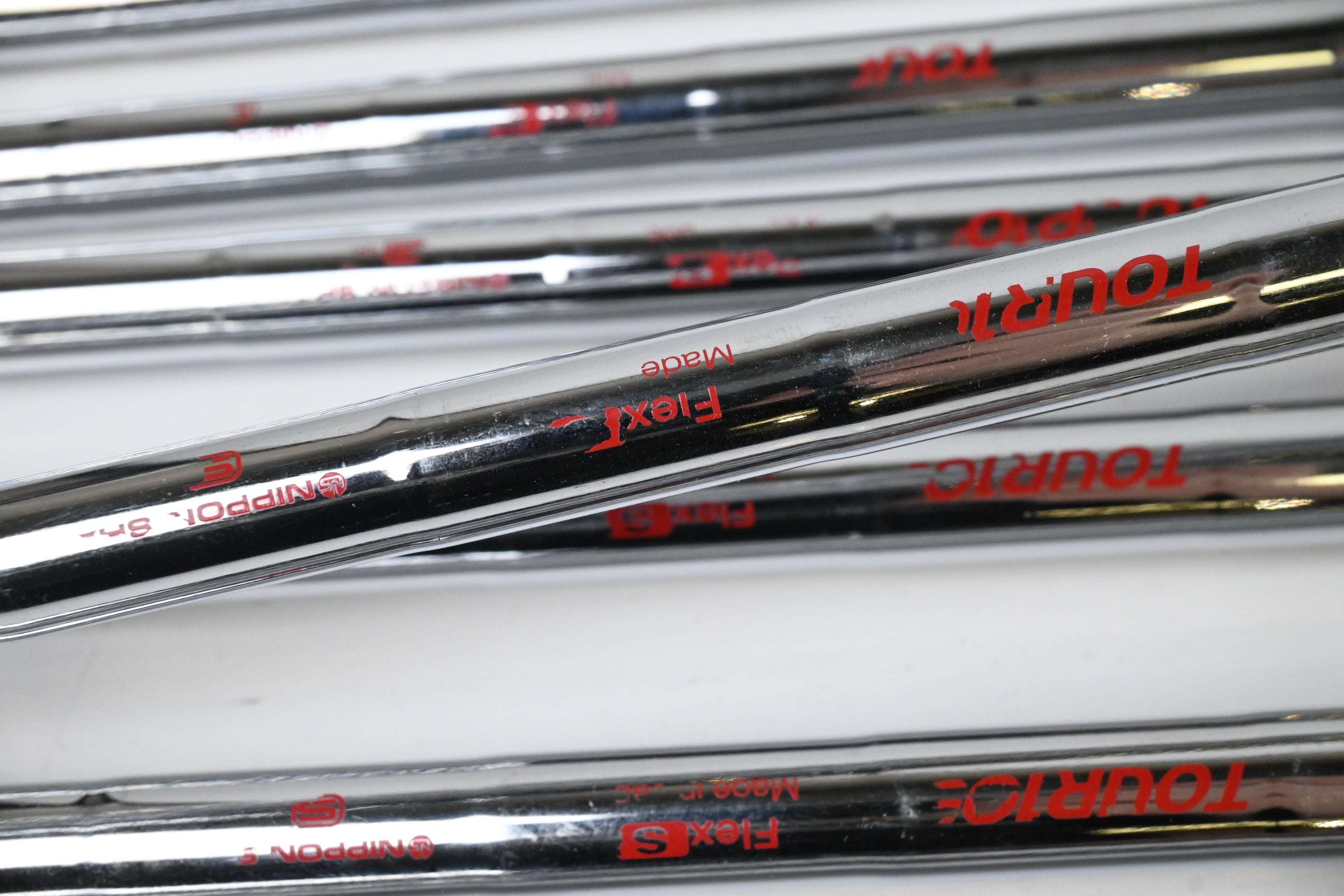 Cobra Darkspeed Irons / 5-PW+GW / Stiff Flex N.S.PRO Modus³ Tour 105 Shafts