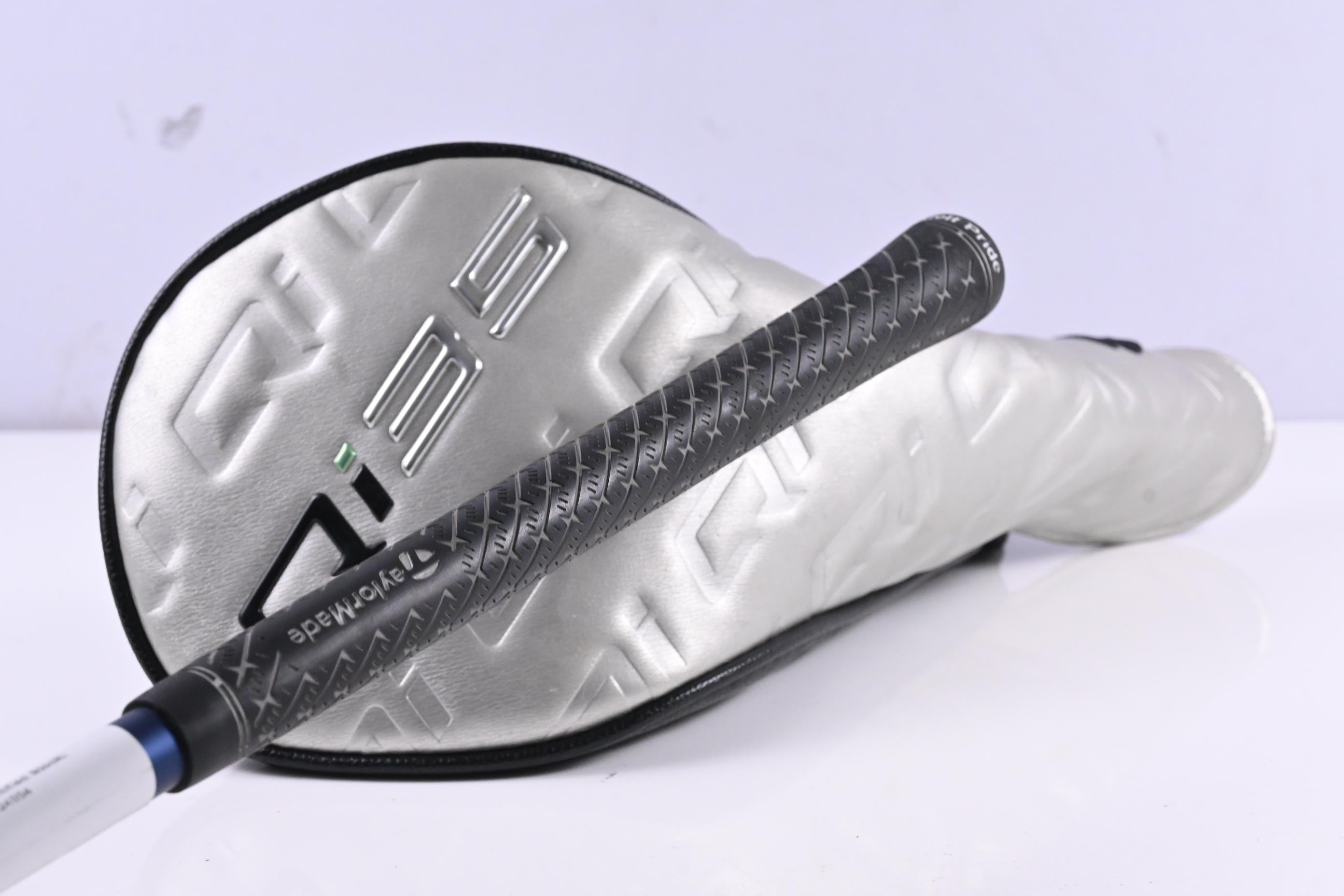 Taylormade Qi35 Driver / 10.5 Degree / Regular Flex Ventus Blue 5 Shaft