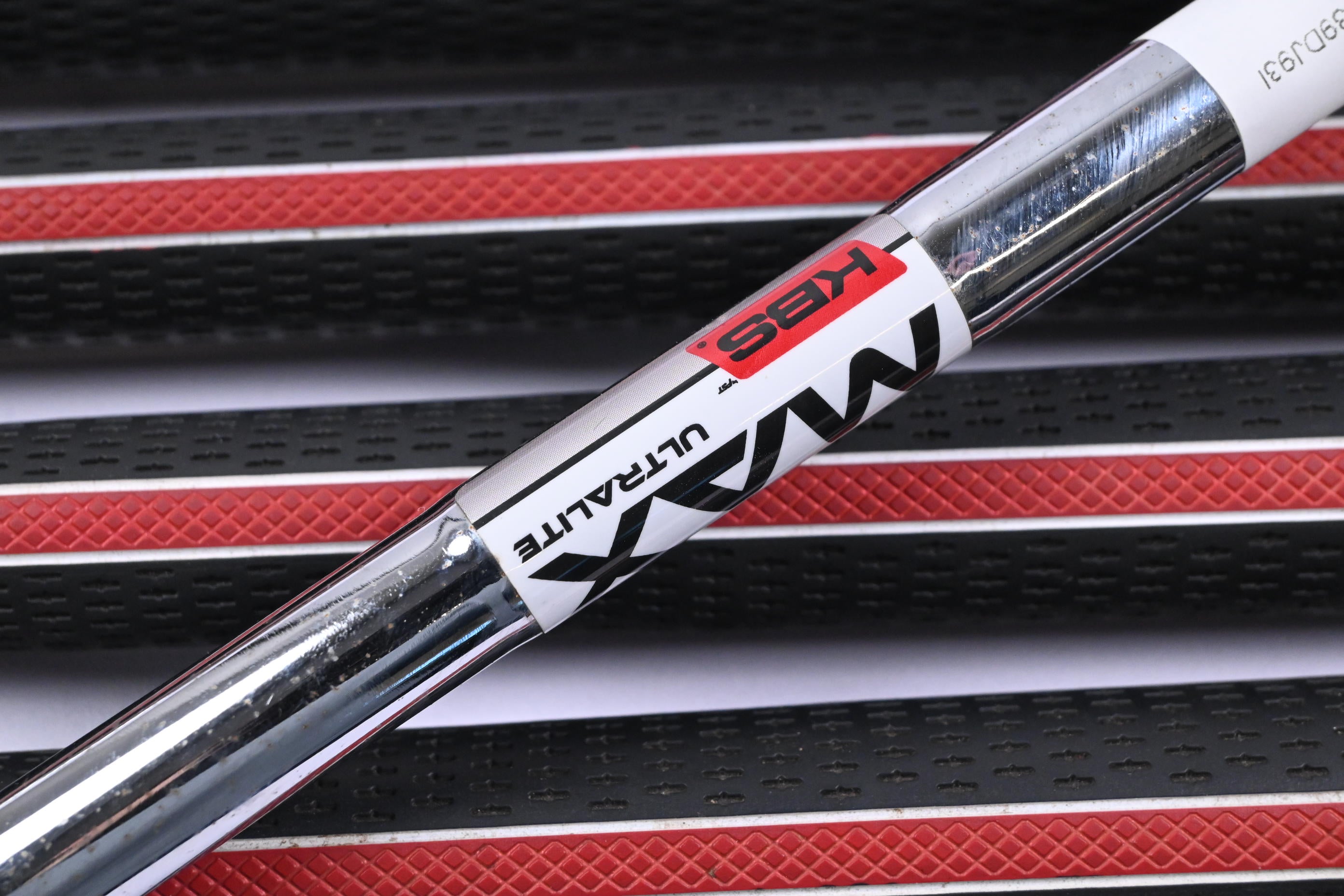 Wilson D9 Irons / 5-PW / Regular Flex KBS Max Ultralite Shafts