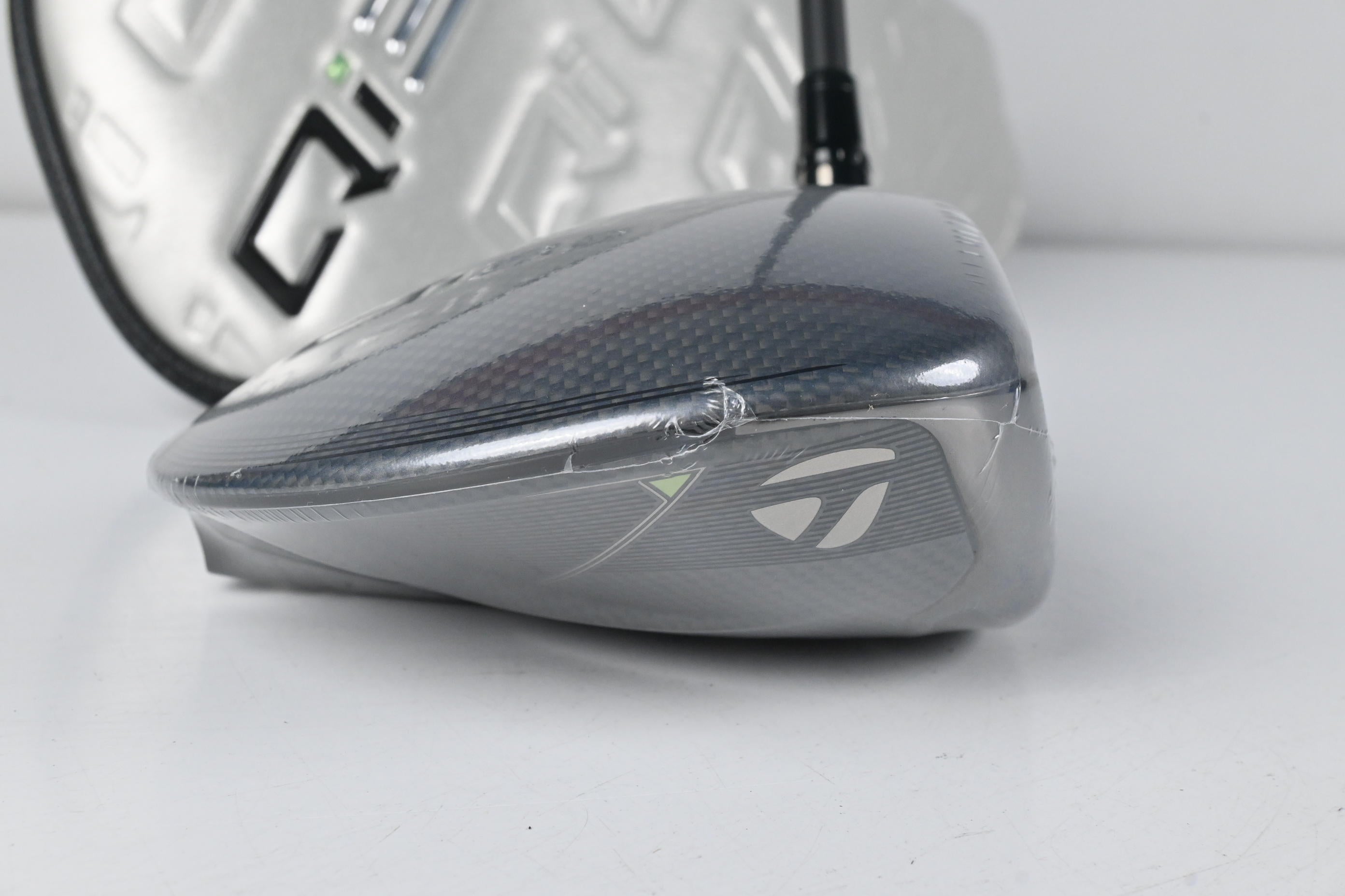 Taylormade Qi35 Driver / 10.5 Degree / Regular Flex Fujikura Ventus Blue 5 Shaft