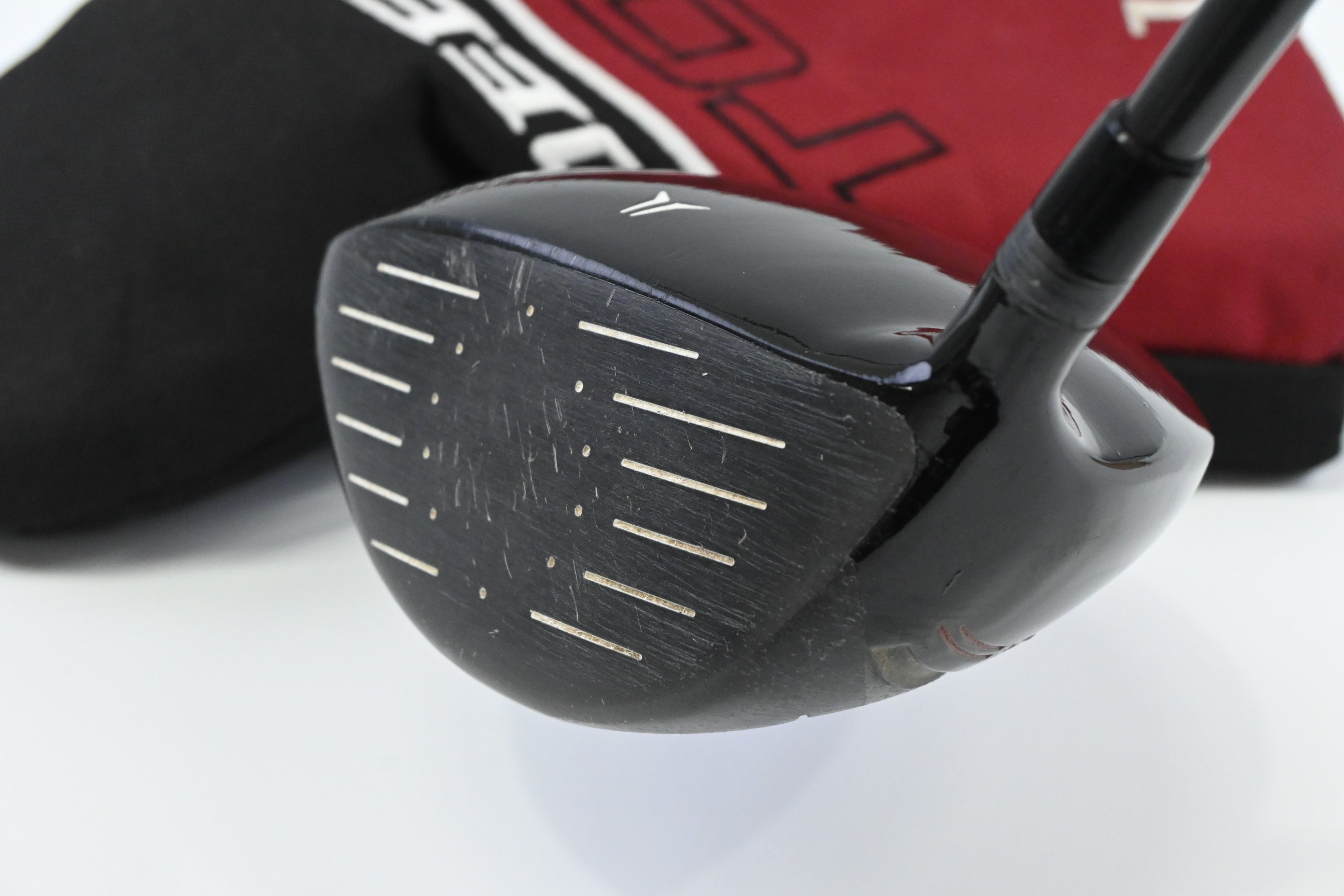 Wilson Deep Red Tour Driver / 10.5 Degree / Regular Flex Wilson Deep Red Tour
