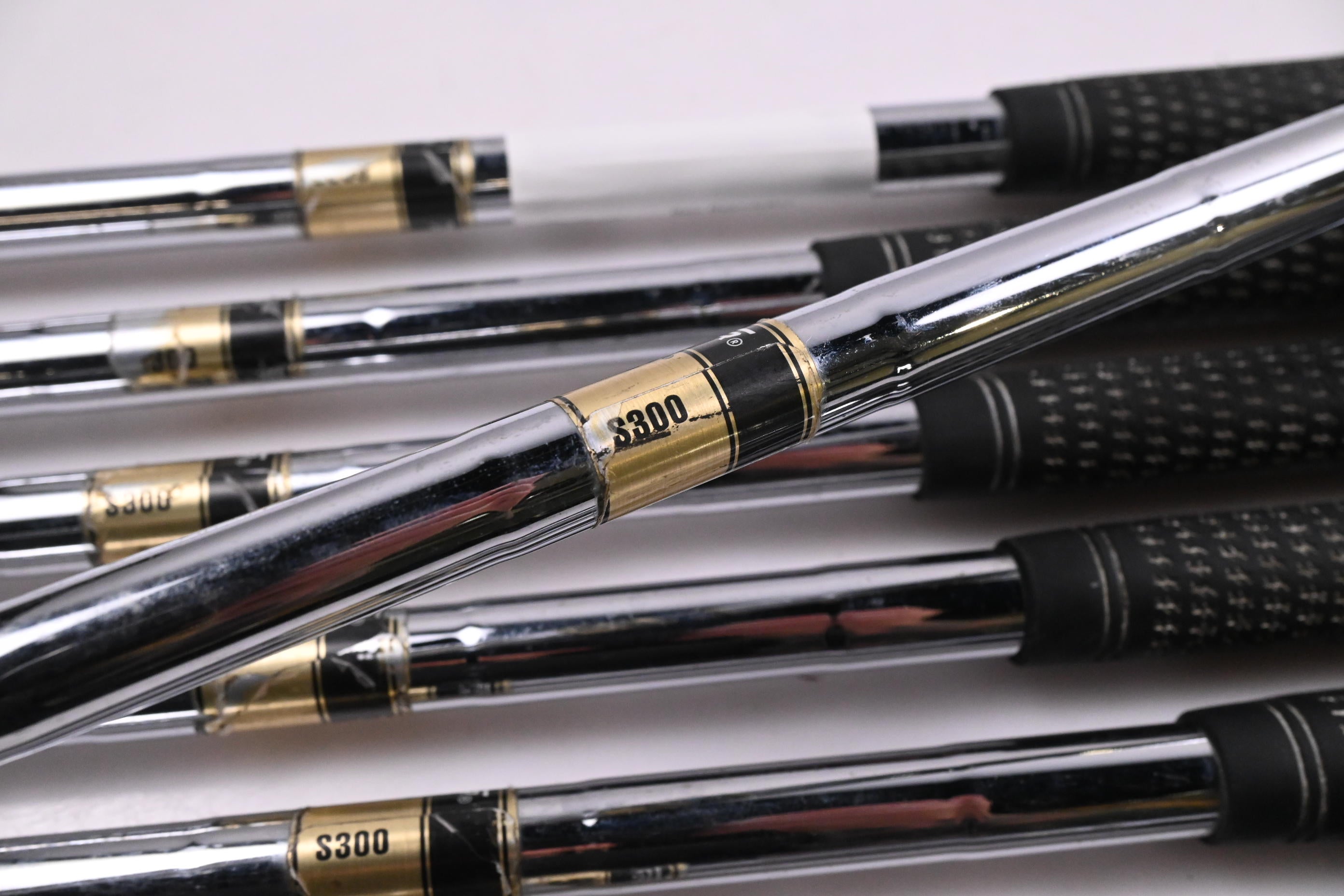 Srixon I-302 Forged Irons / 3-PW / Stiff Flex Dynamic Gold S300 Shafts