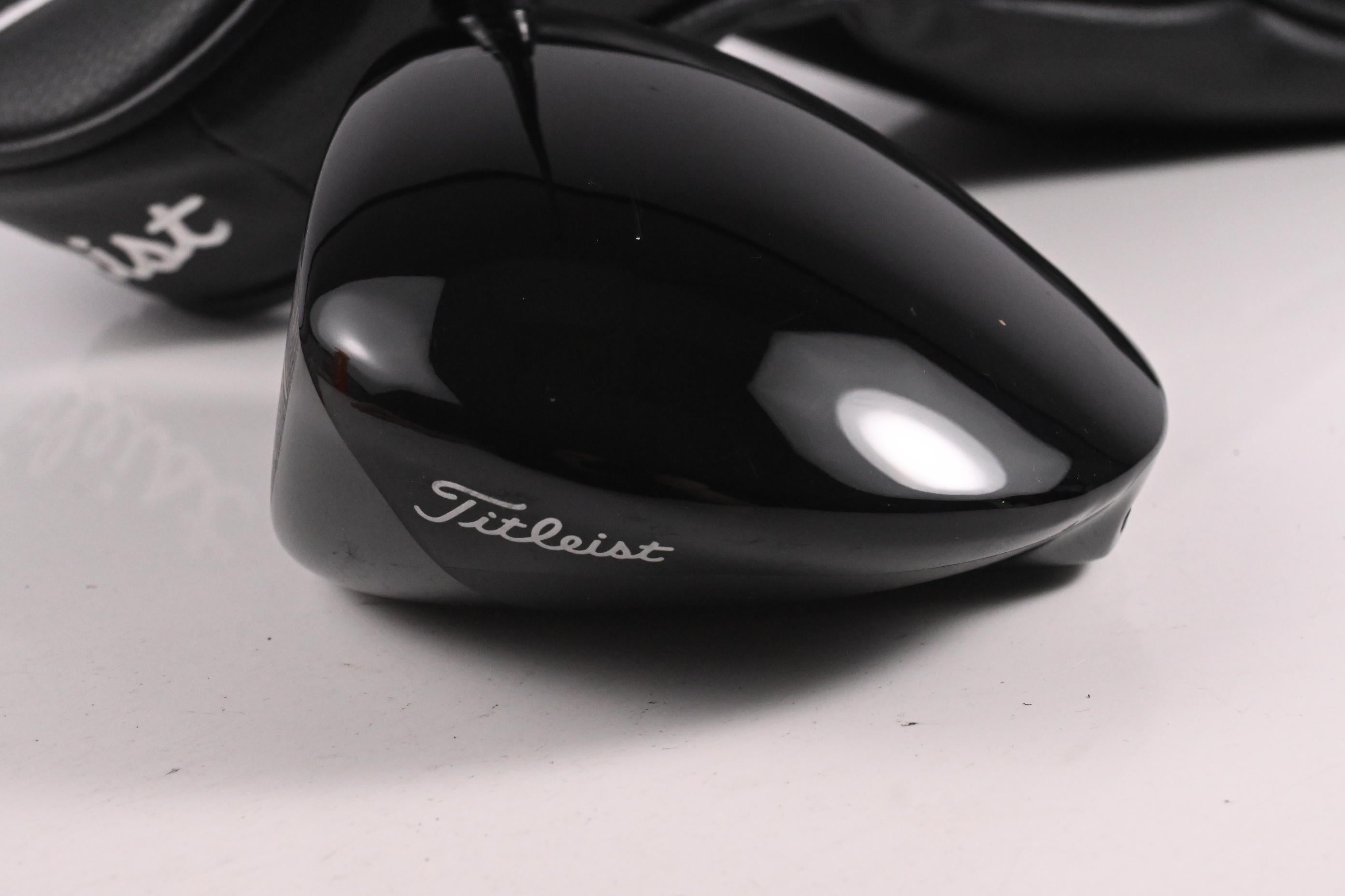 Left Hand Titleist GT4 Driver / 10 Degree / X-Flex HZRDUS Smoke RDX Black 60