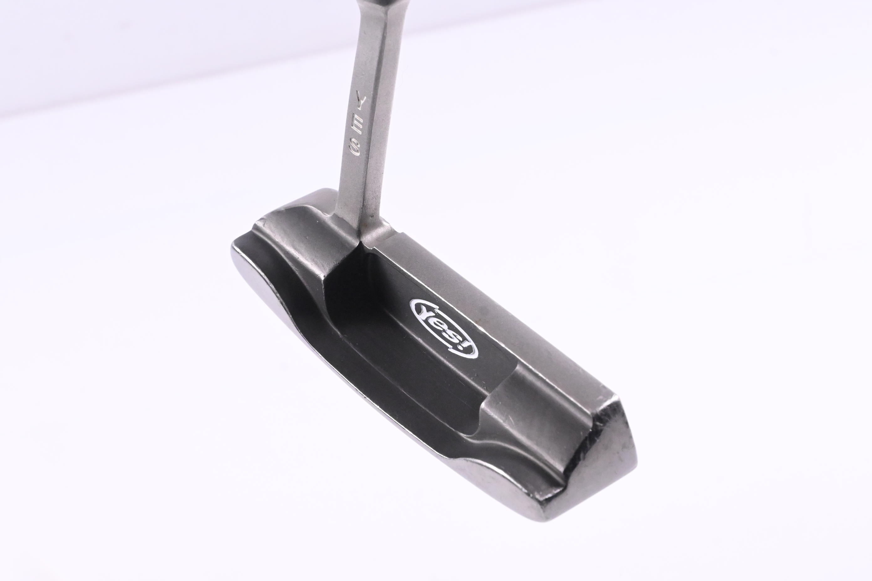 Yes! C-Groove Dianna Putter / 33 Inch