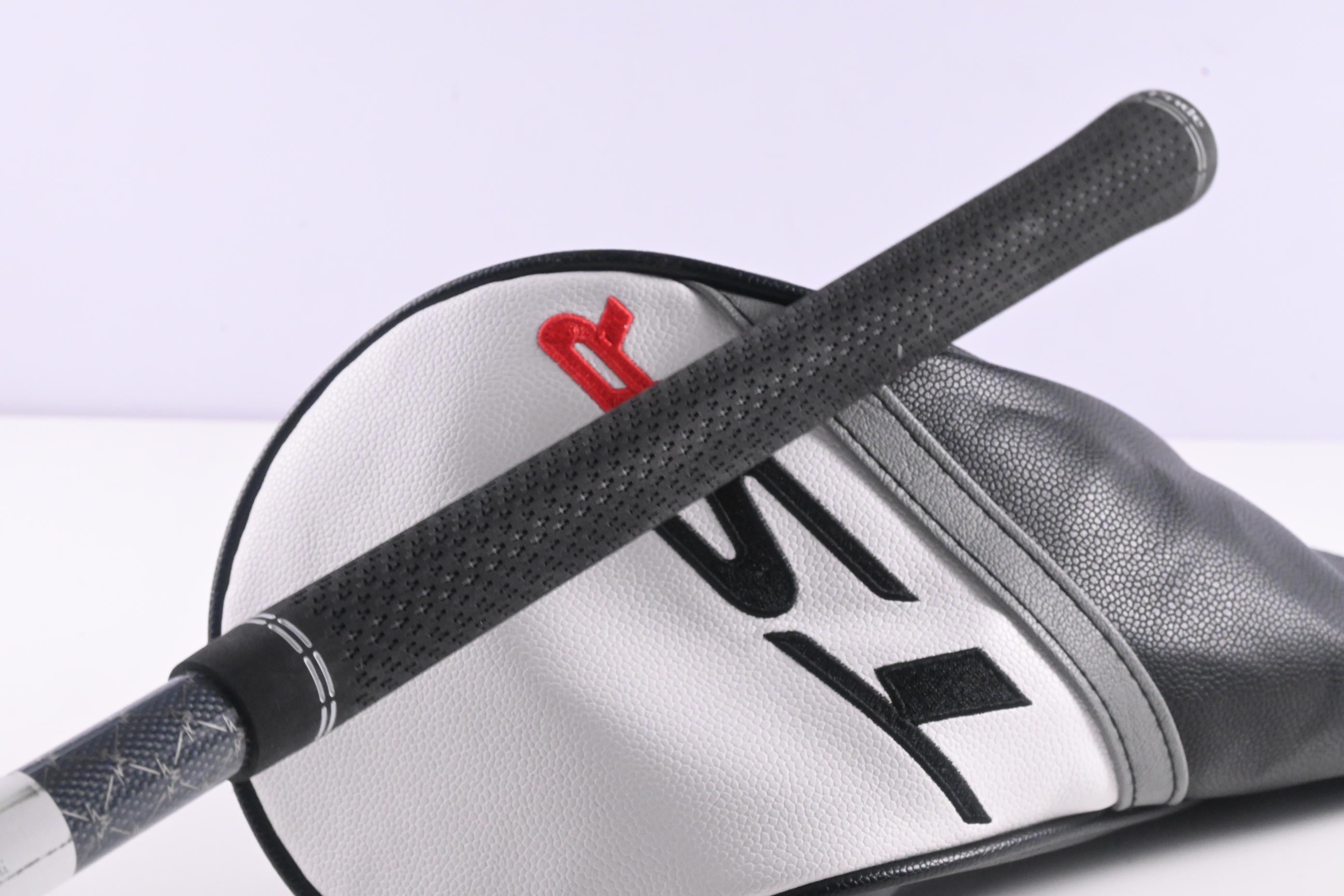 Left Hand Titleist TSR2 Driver / 10 Degree / Regular Flex Tensei AV Blue 55