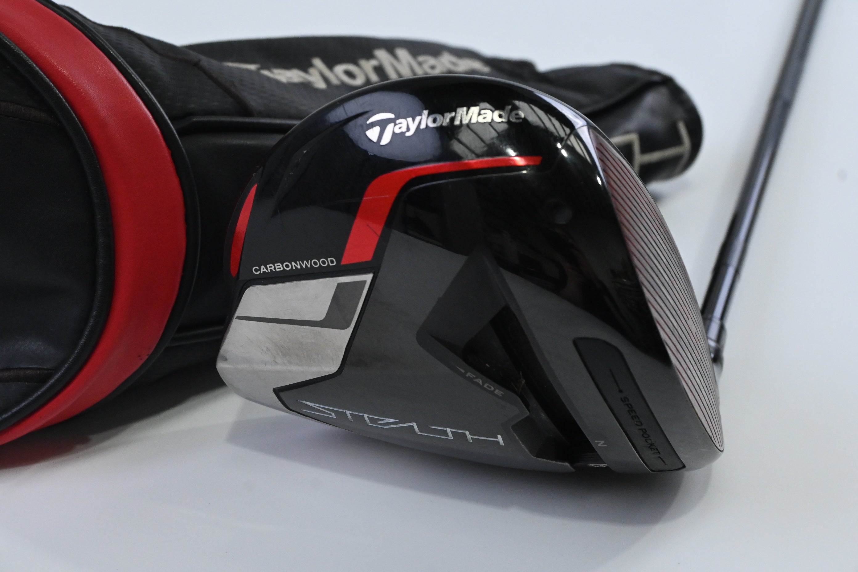 Taylormade Stealth Plus Driver / 10.5 Degree / Regular Flex HZRDUS Smoke Red 60