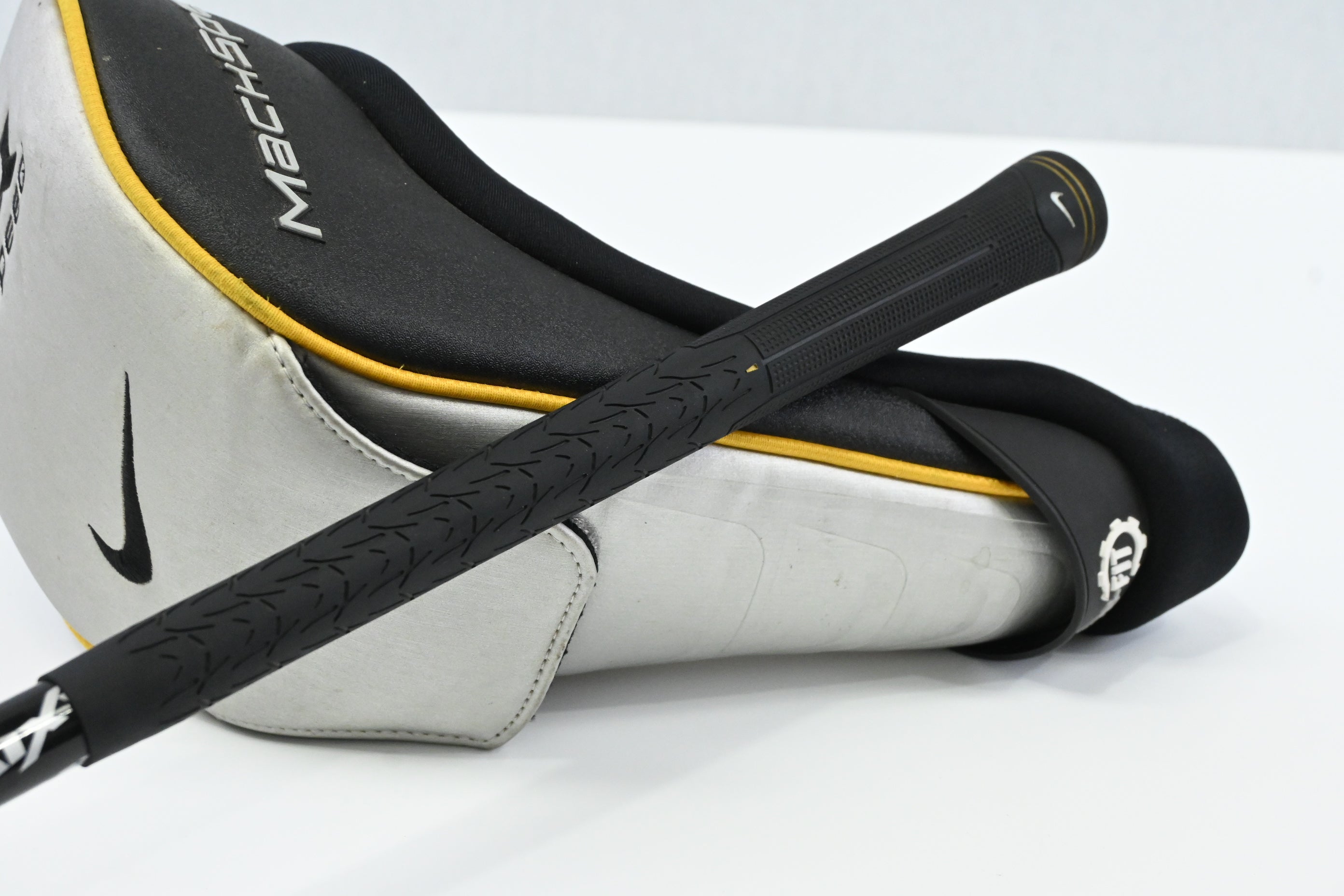 Nike SQ Machspeed Driver / 10.5 Degree / Regular Flex UST Axivcore ProForce 55
