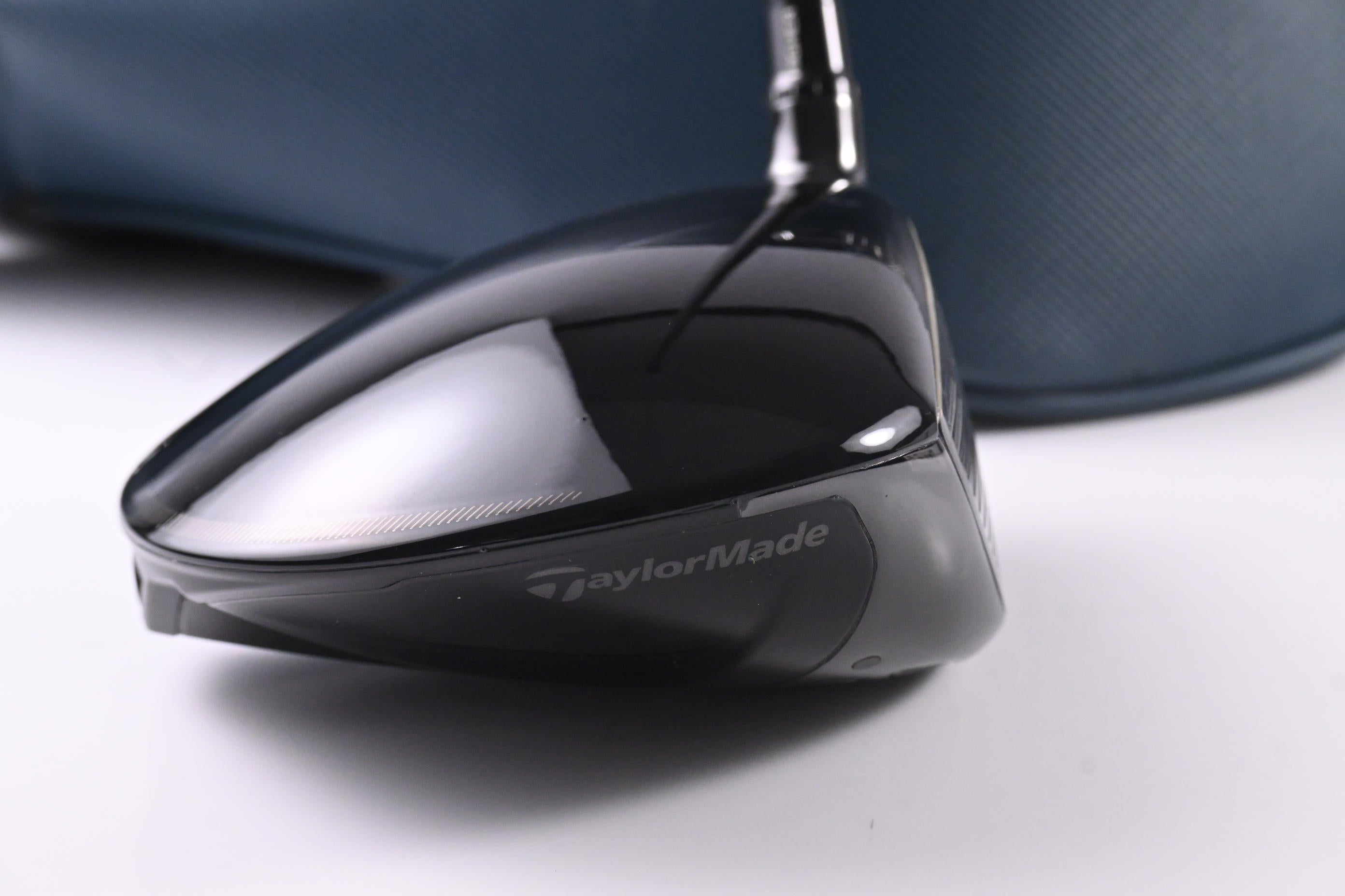 Taylormade Qi4D Max Shadowfall Driver / 10.5 Degree / Regular Flex Reax Blue 50 Shaft