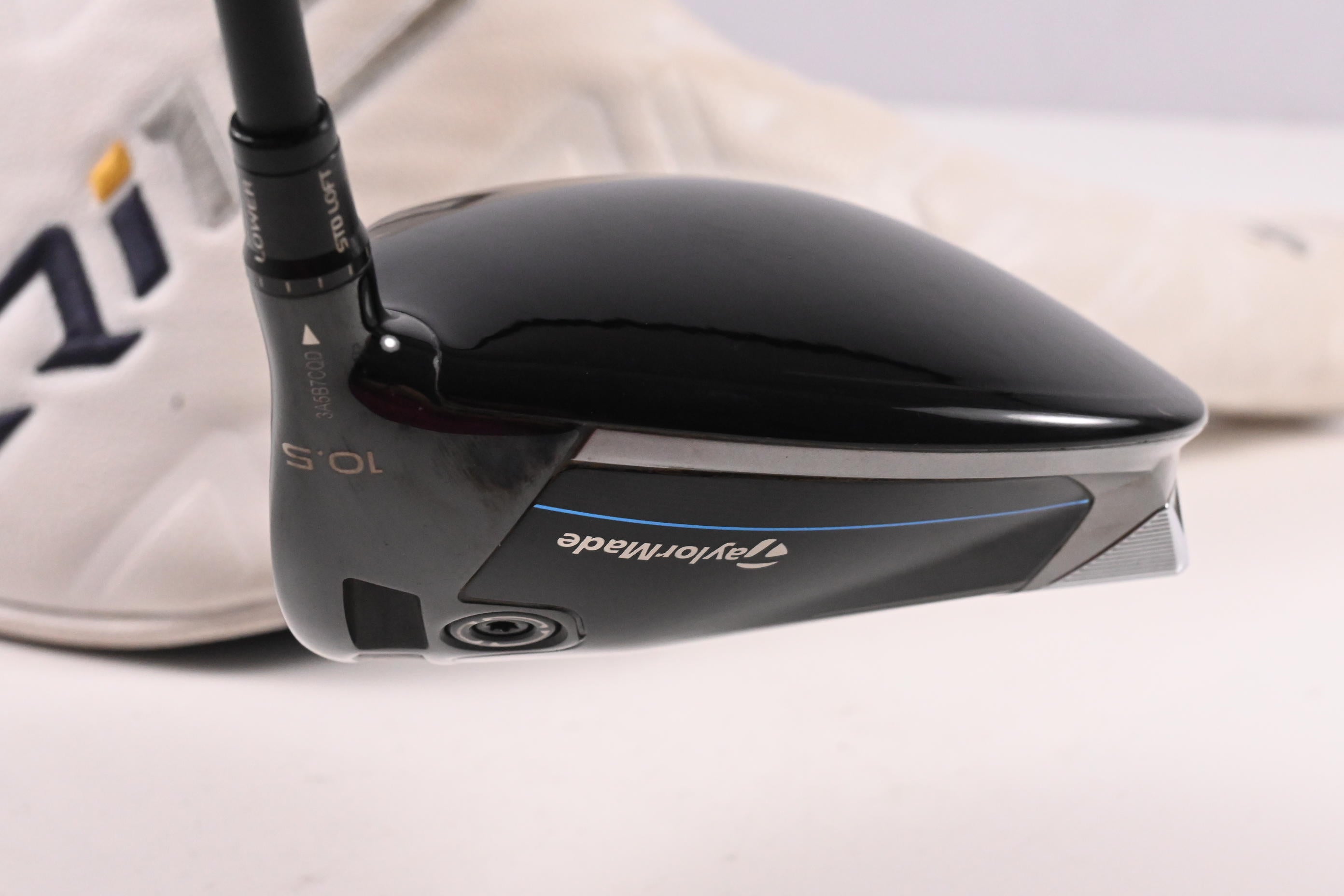 Taylormade Qi10 Driver / 10.5 Degree / Stiff Flex Tensei AV Raw Blue 65 Shaft