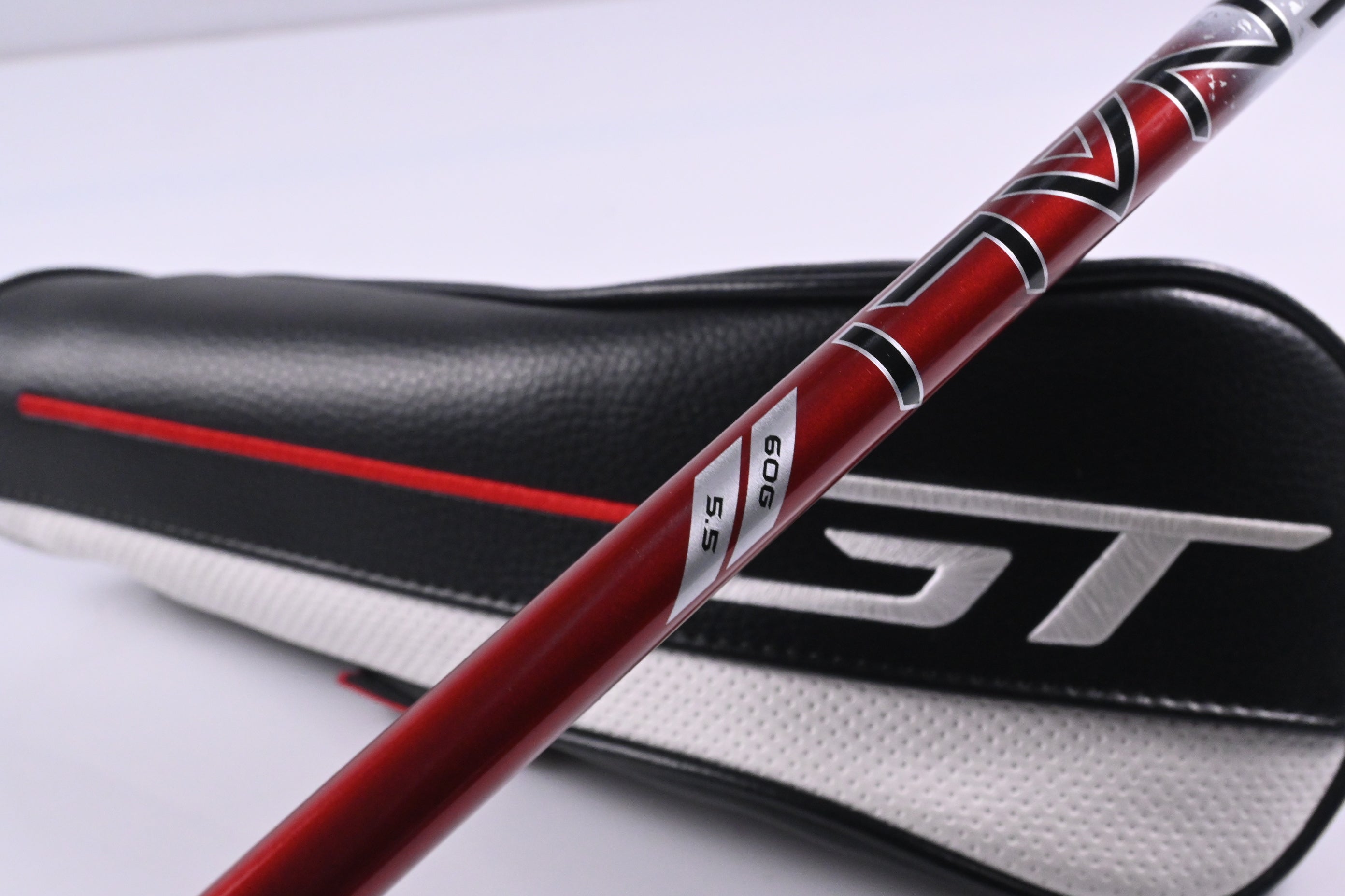 Titleist GT2 #5 Wood / 18 Degree / Regular Flex Project X Denali Red 60 Shaft