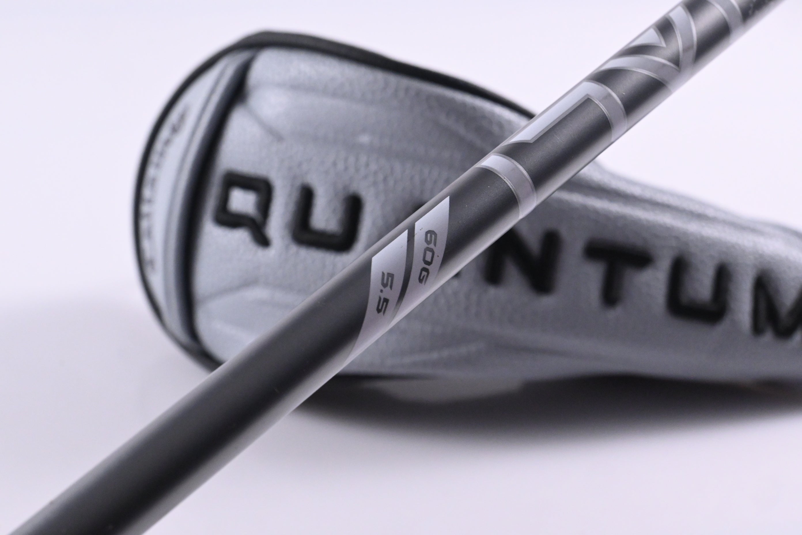 Callaway Quantum Max #7 Hybrid / 30 Degree / Regular Flex Denali Silver 60