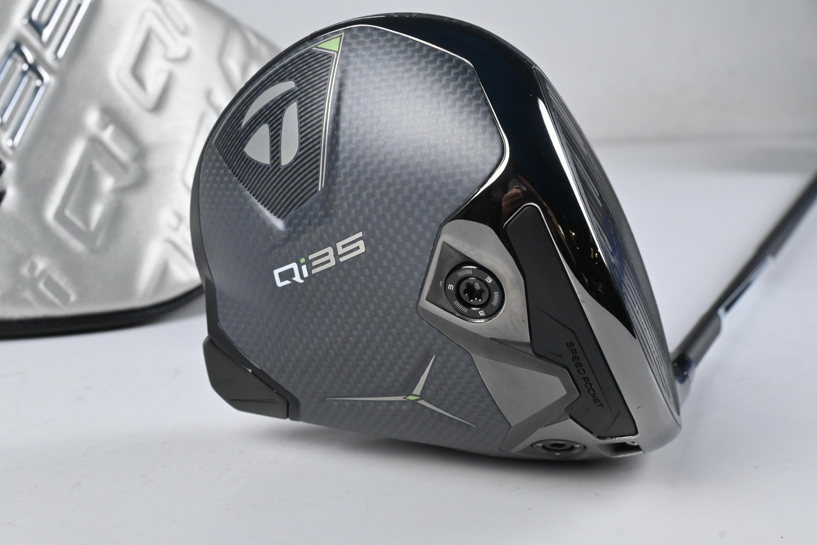 Taylormade Qi35 LS Driver / 10.5 Degree / Regular Flex Fujikura Ventus Blue 5