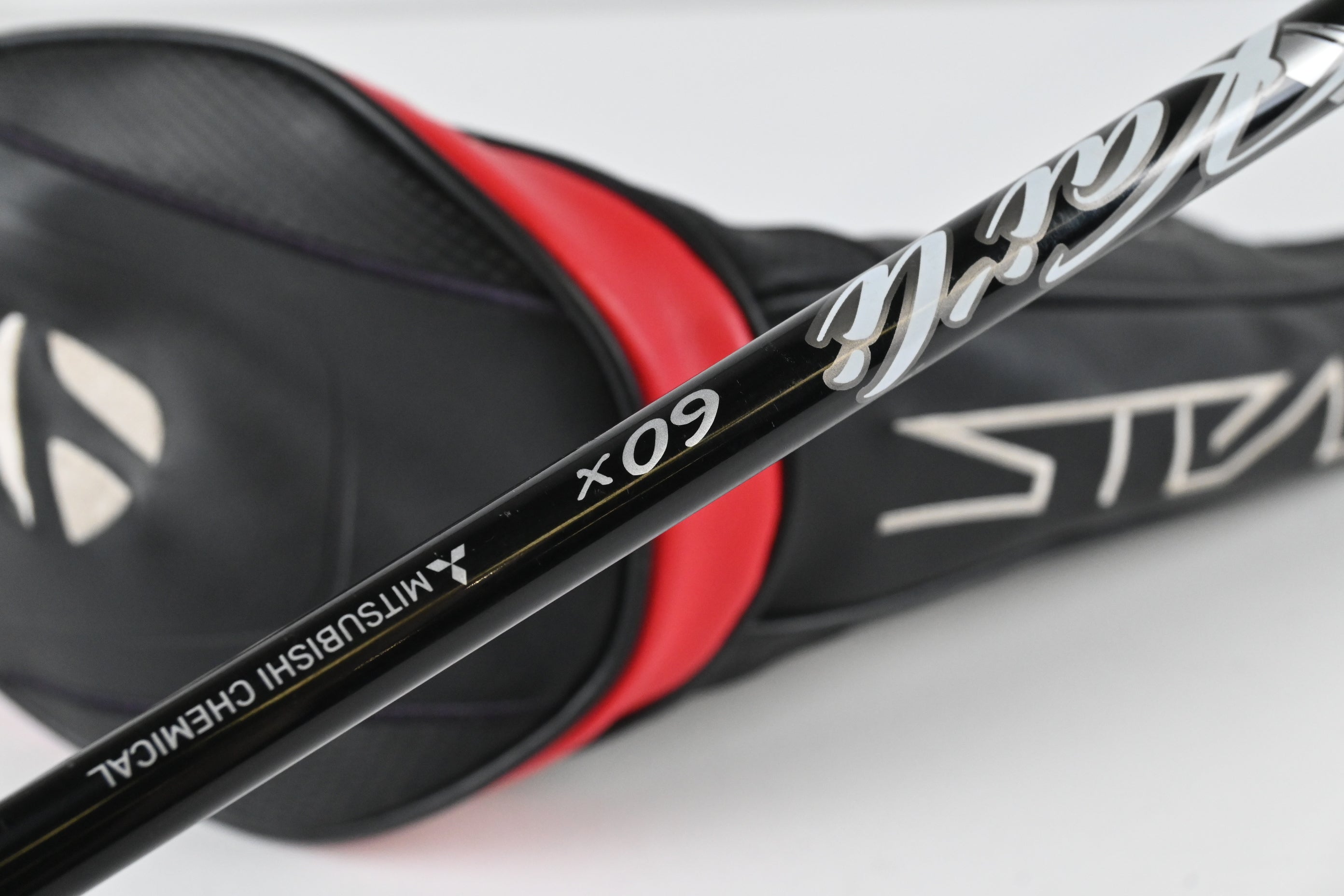 Taylormade Stealth Plus Driver / 10.5 Degree / X-Flex Kai'li White 60 Shaft