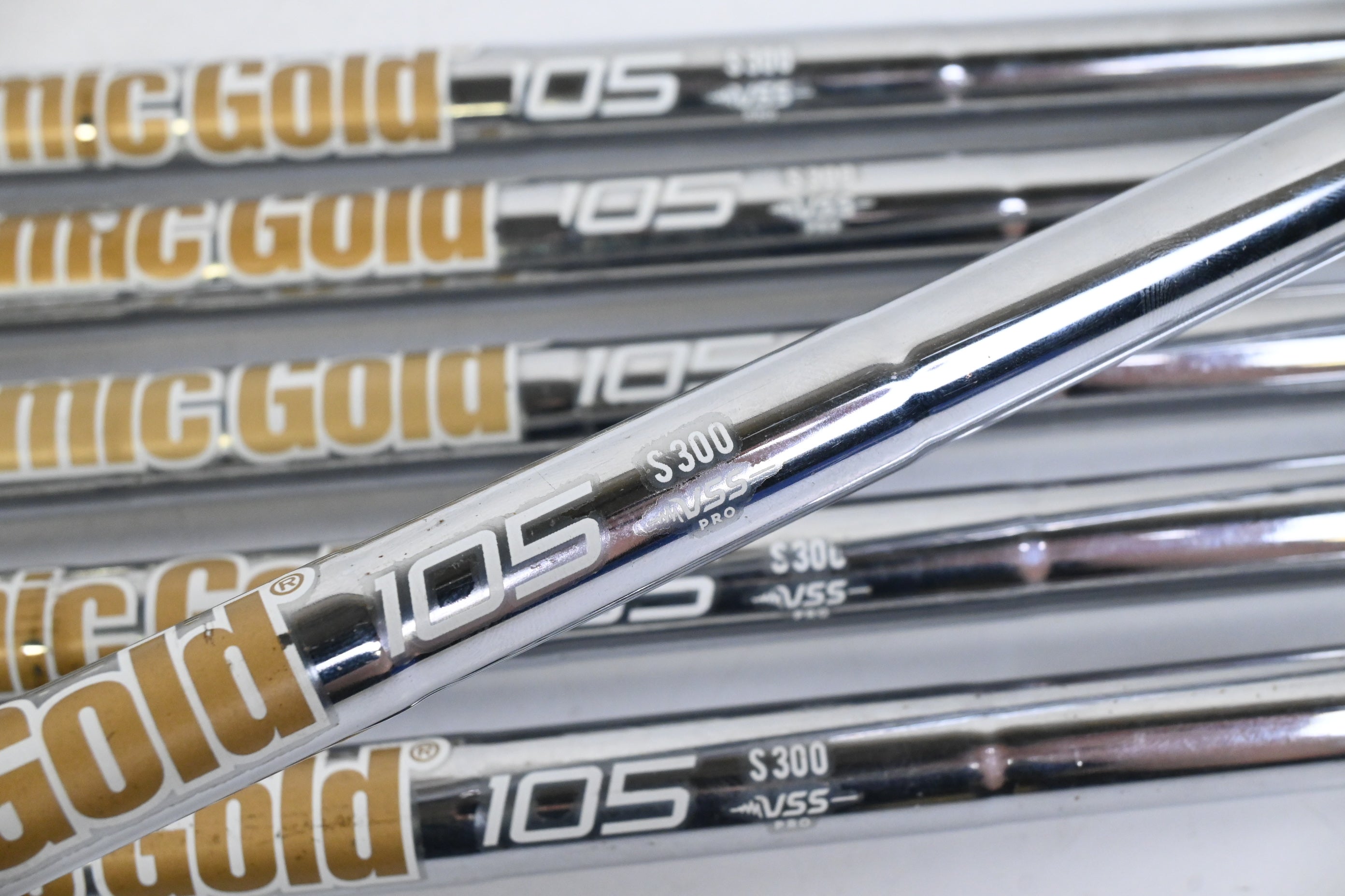 Dynamic Gold 105 S300 Iron Shafts / Stiff Flex / Set of 6 / .355" Tip
